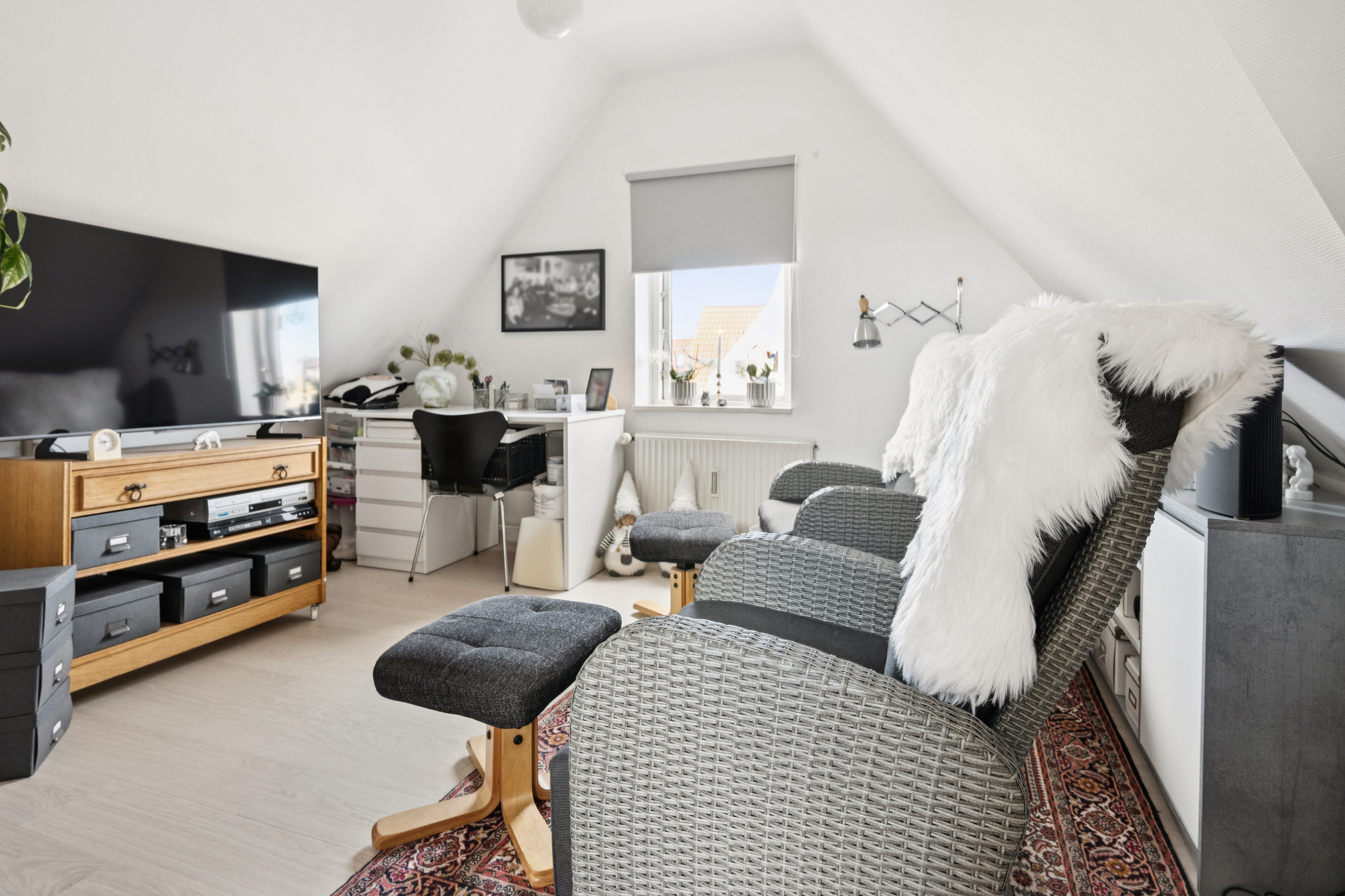 Fremhævet stue billede i fuldskærmstilstand. Billede af Steenbergsvej 7, 1., 2500 Valby