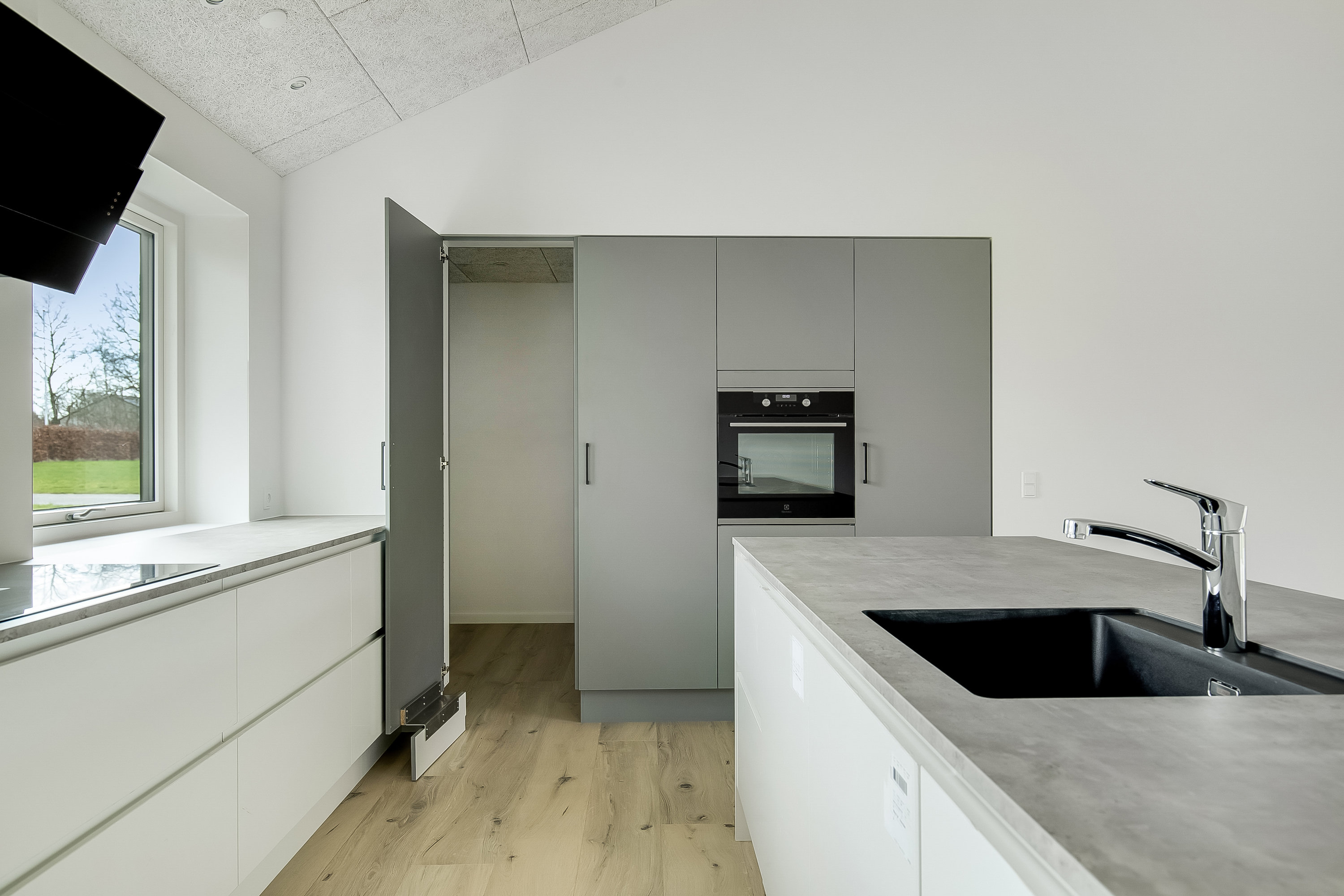 Fremhævet køkken billede i fuldskærmstilstand. Billede af Sydbanen 5, 6093 Sjølund