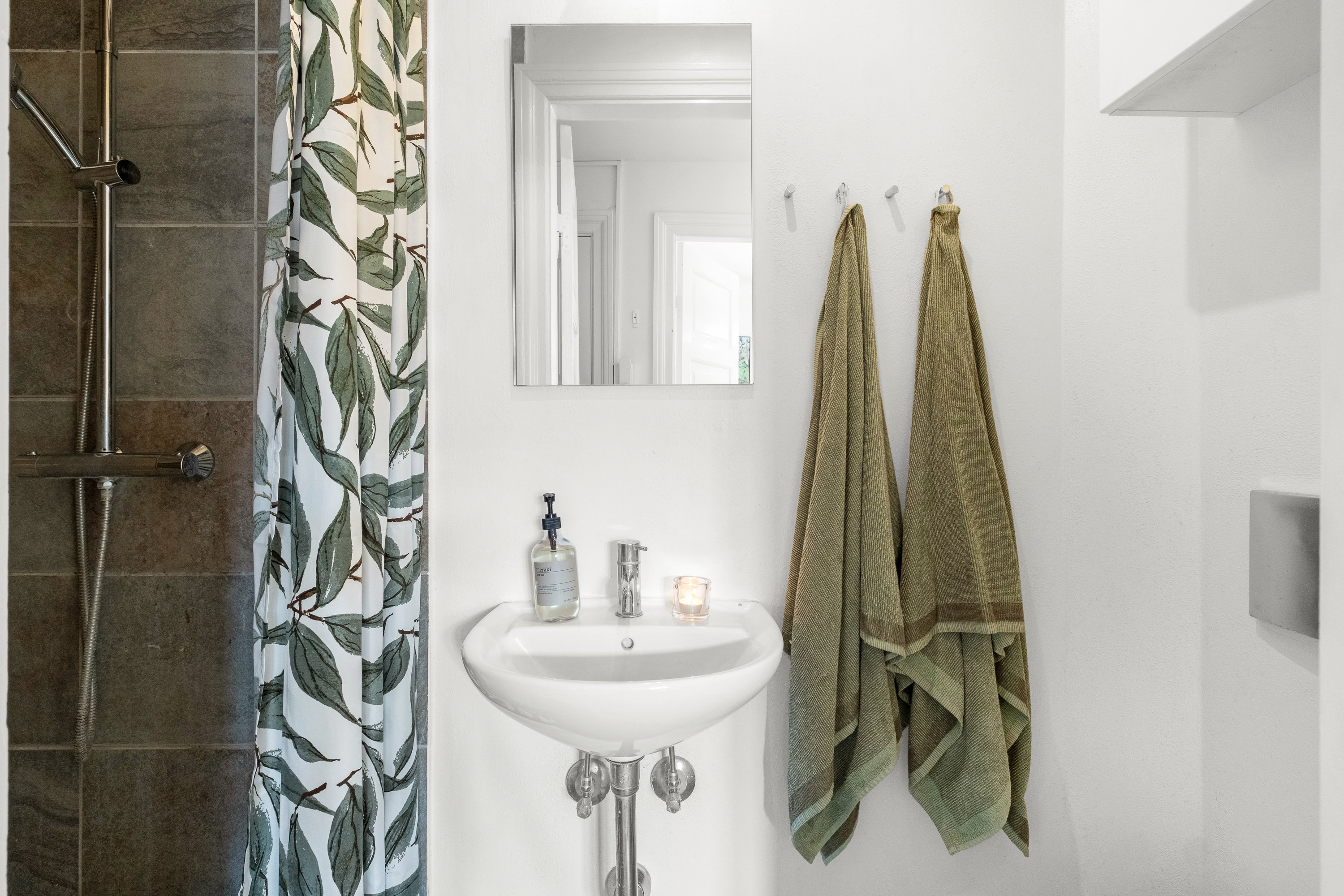 Fremhævet badeværelse billede i fuldskærmstilstand. Billede af Jerichausgade 15, 4. th., 8000 Aarhus C