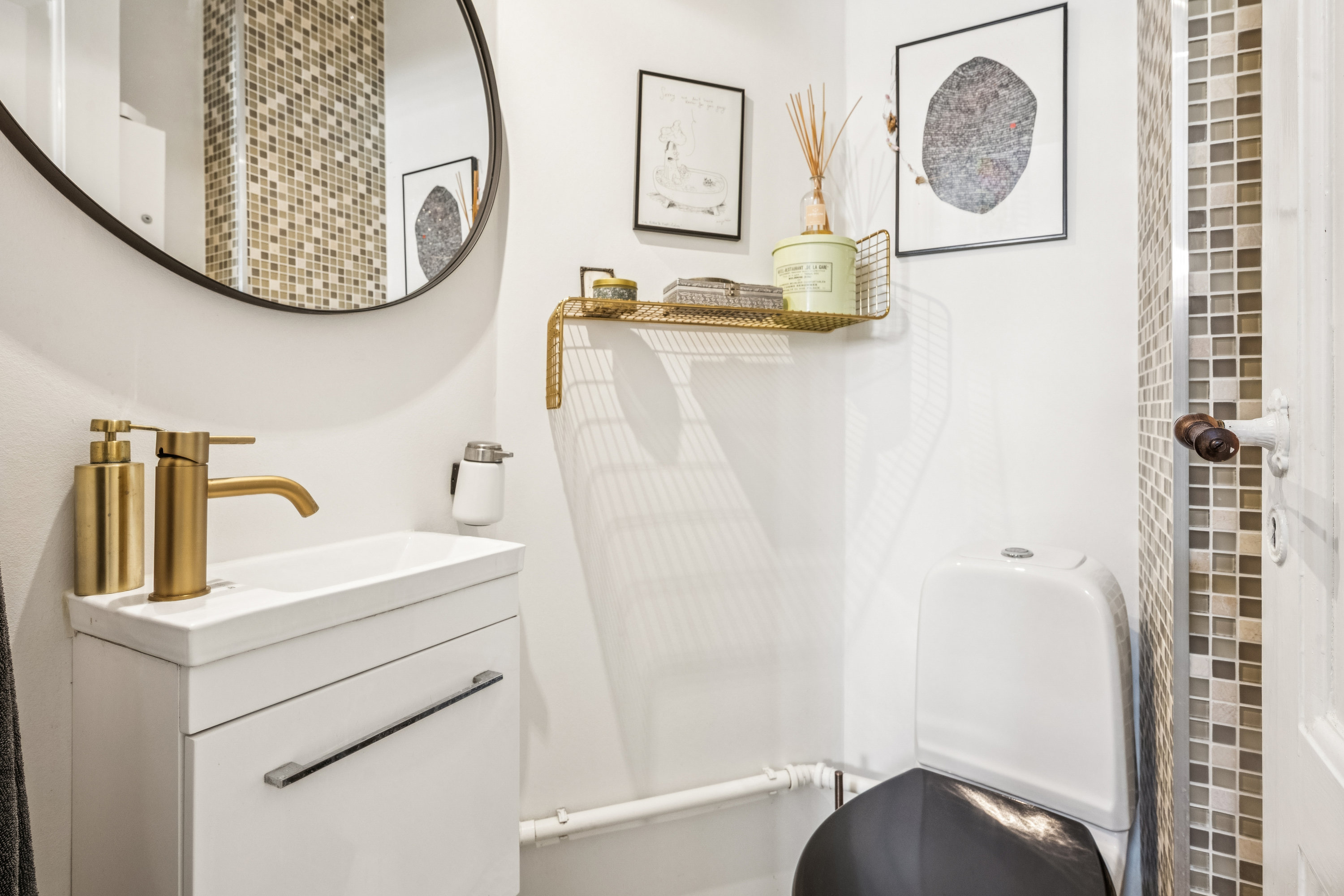 Fremhævet badeværelse billede i fuldskærmstilstand. Billede af Samsøgade 85, 8000 Aarhus C