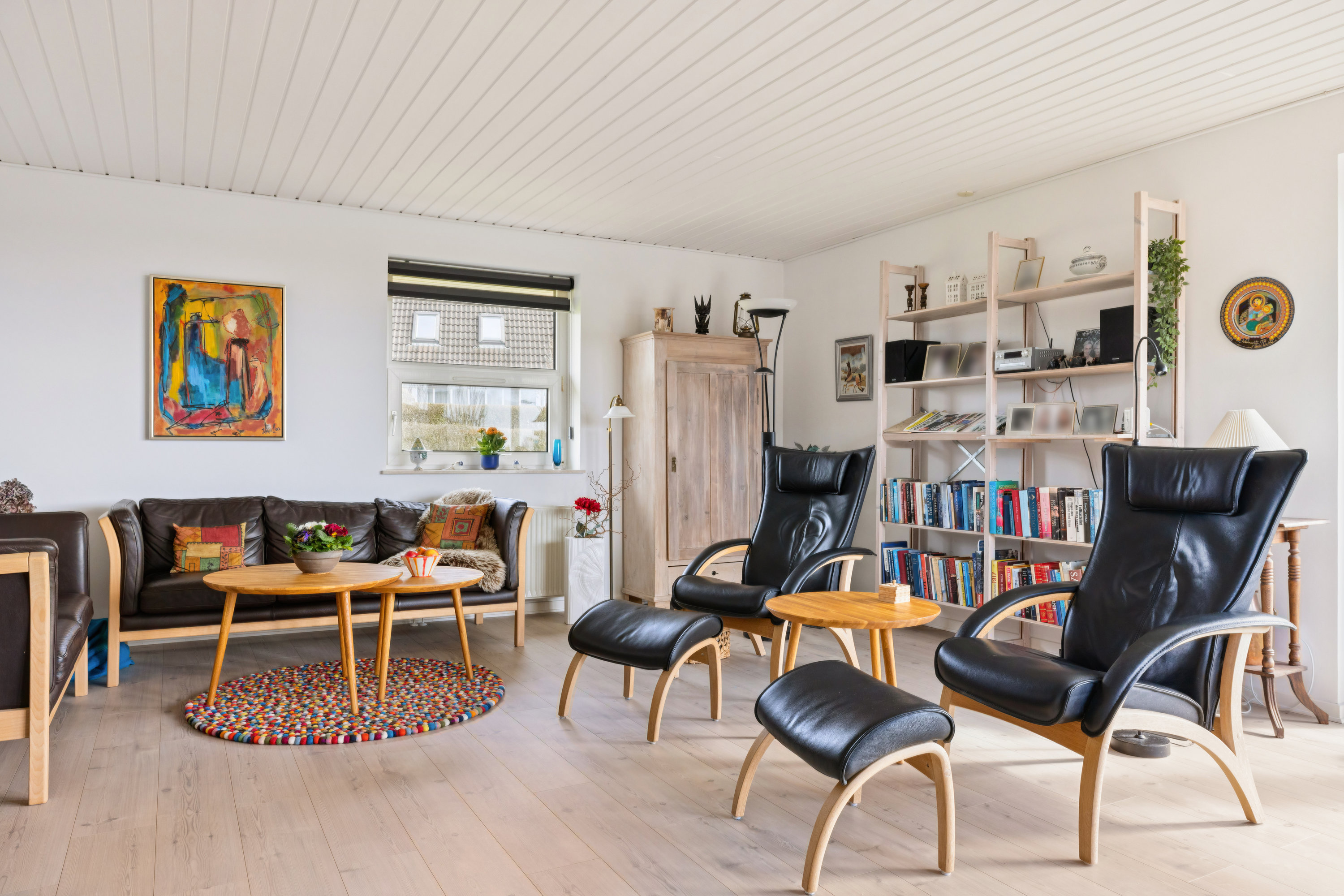 Fremhævet stue billede i fuldskærmstilstand. Billede af Heimdalsvænget 9, 5610 Assens