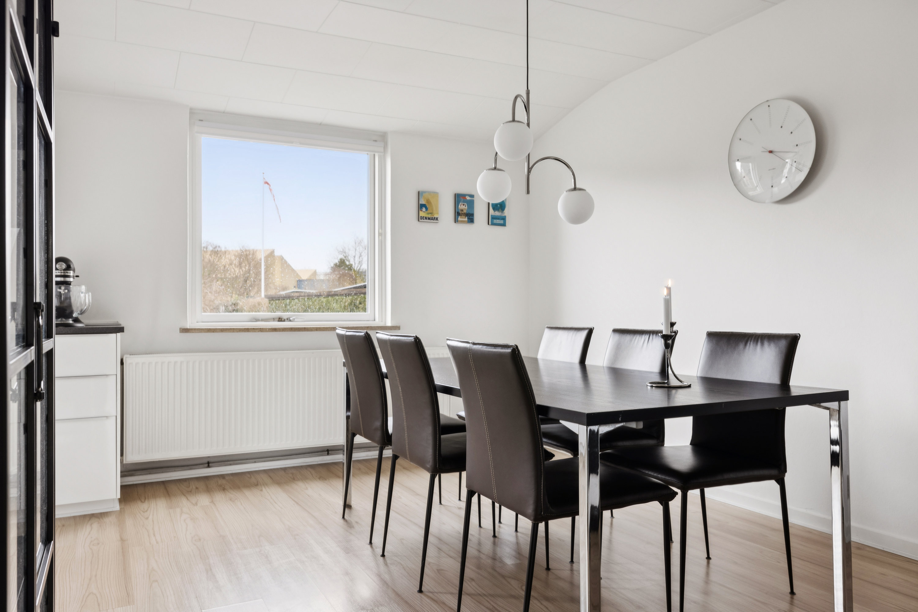 Fremhævet stue billede i fuldskærmstilstand. Billede af Baronvej 4, 5610 Assens