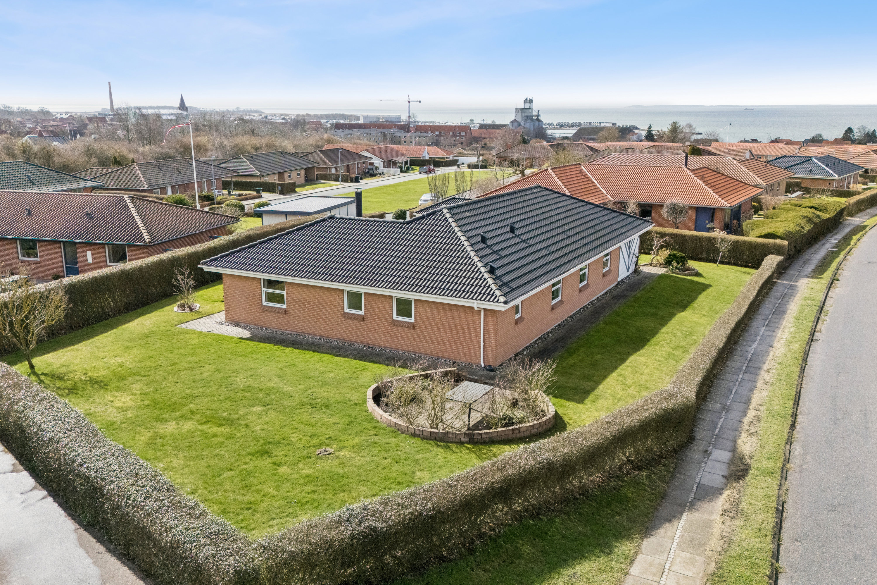 Fremhævet luftfoto billede i fuldskærmstilstand. Billede af Heimdalsvænget 9, 5610 Assens