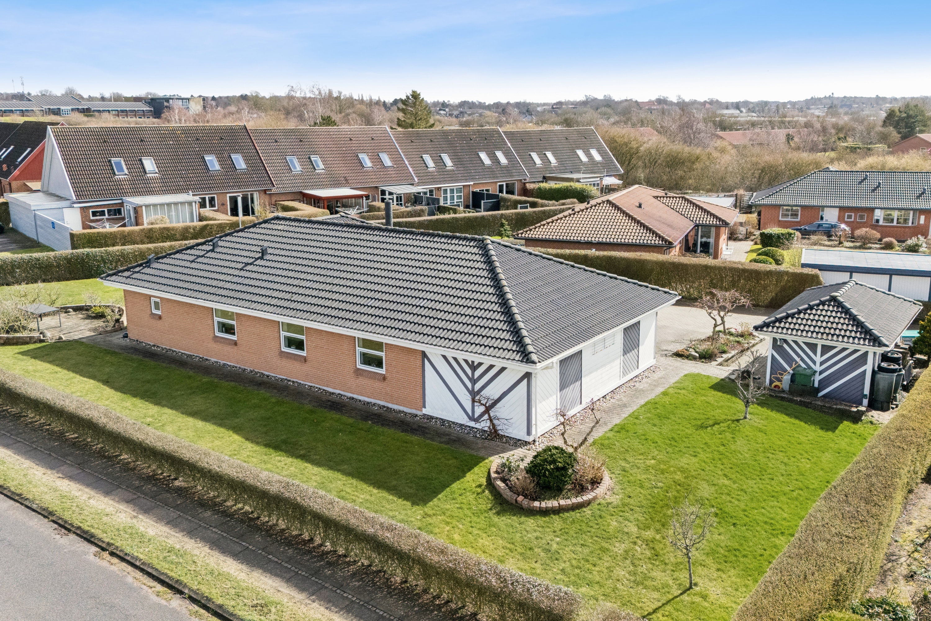 Fremhævet luftfoto billede i fuldskærmstilstand. Billede af Heimdalsvænget 9, 5610 Assens