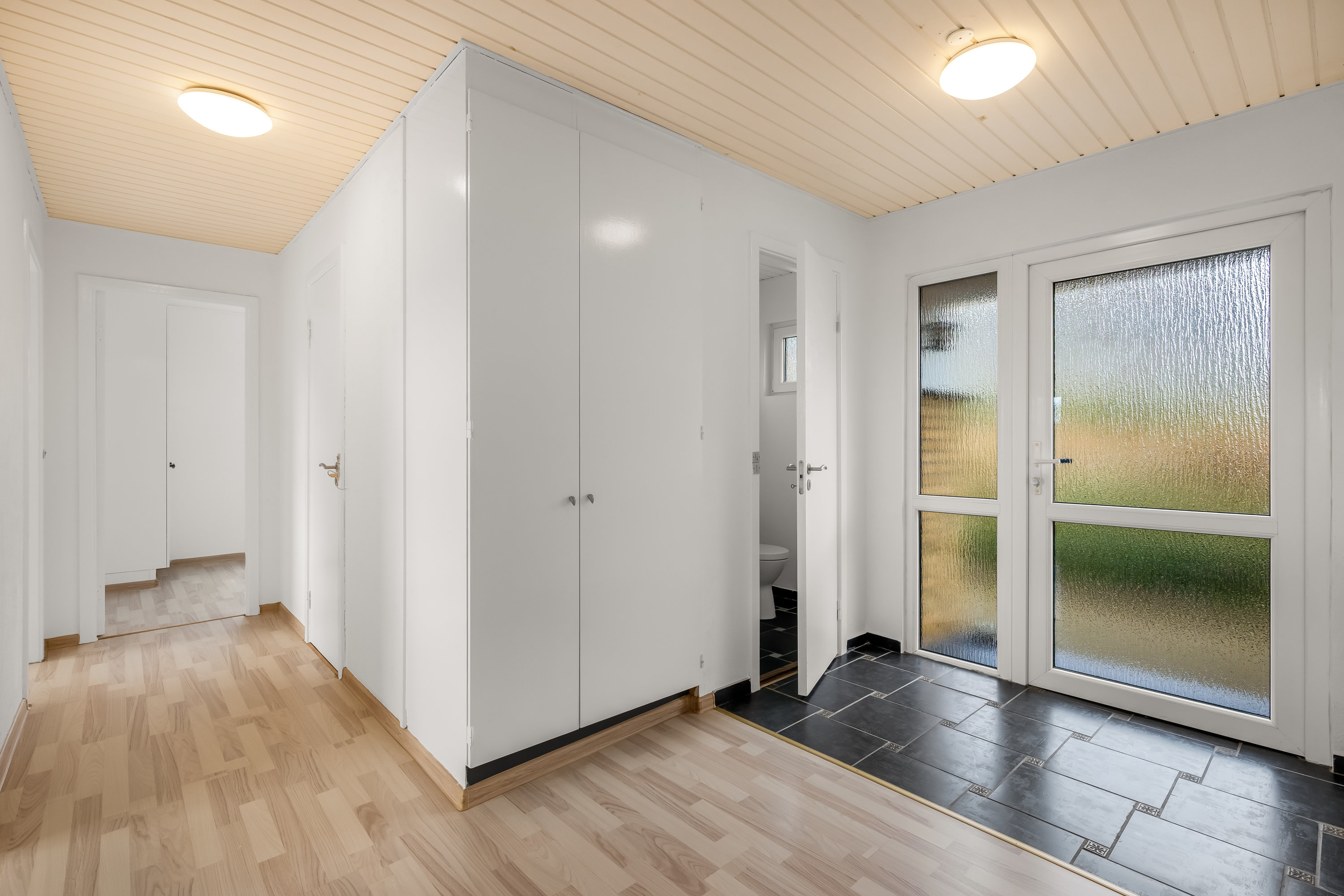 Fremhævet gang billede i fuldskærmstilstand. Billede af Velling Kirkeby 45, Velling, 6950 Ringkøbing