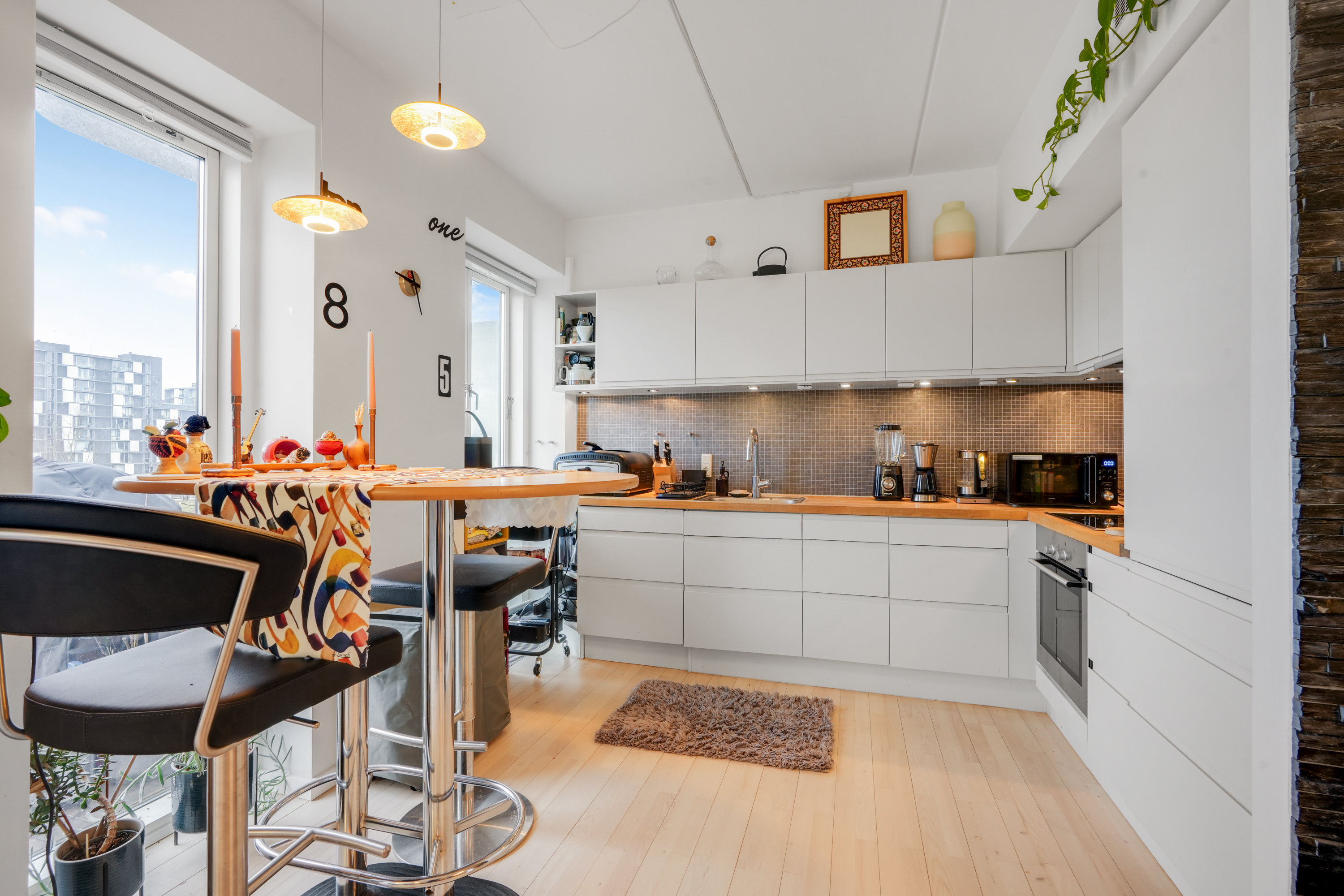 Fremhævet køkken billede i fuldskærmstilstand. Billede af C.F. Møllers Allé 62, 4. tv., 2300 København S