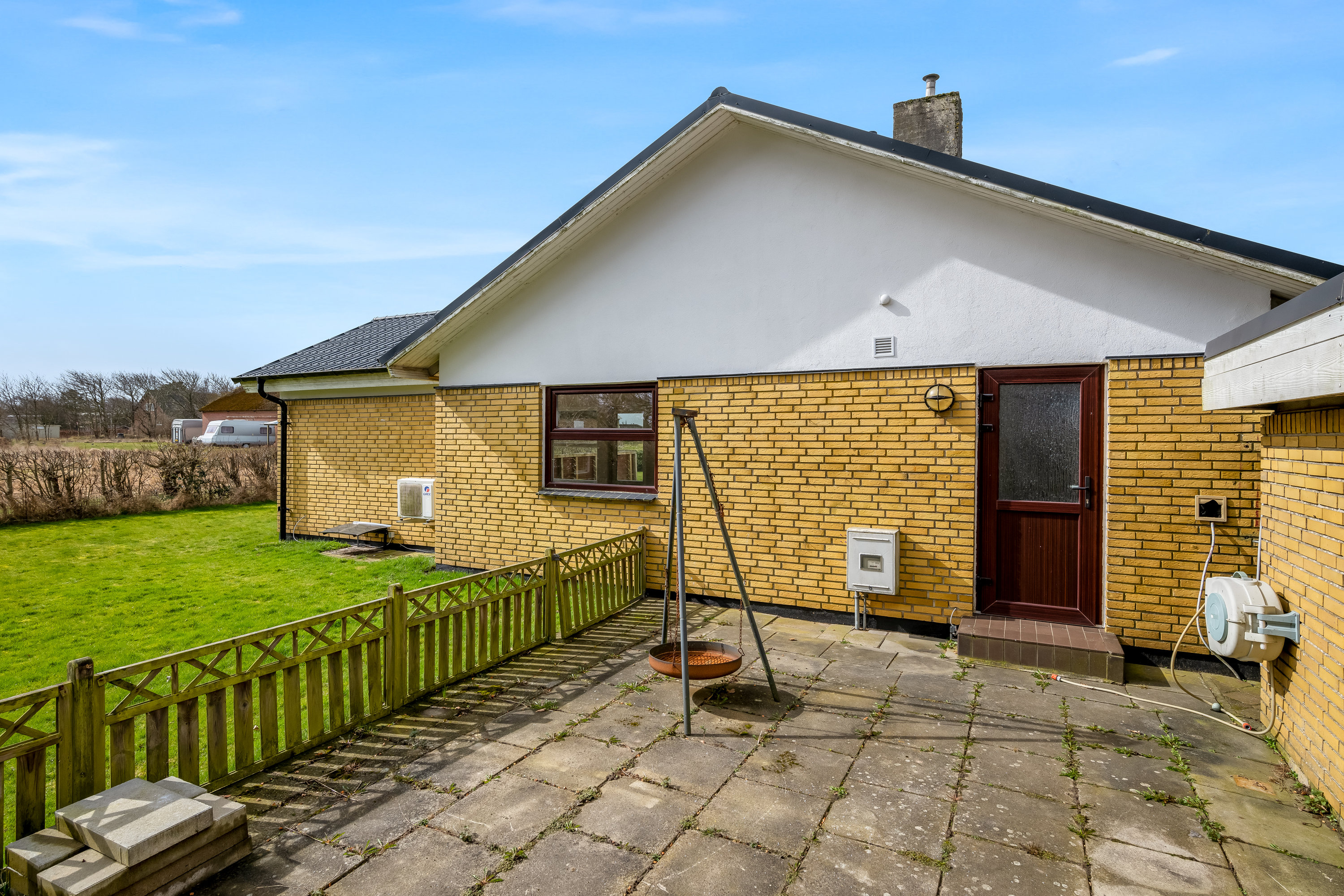 Fremhævet terrasse billede i fuldskærmstilstand. Billede af Velling Kirkeby 45, Velling, 6950 Ringkøbing