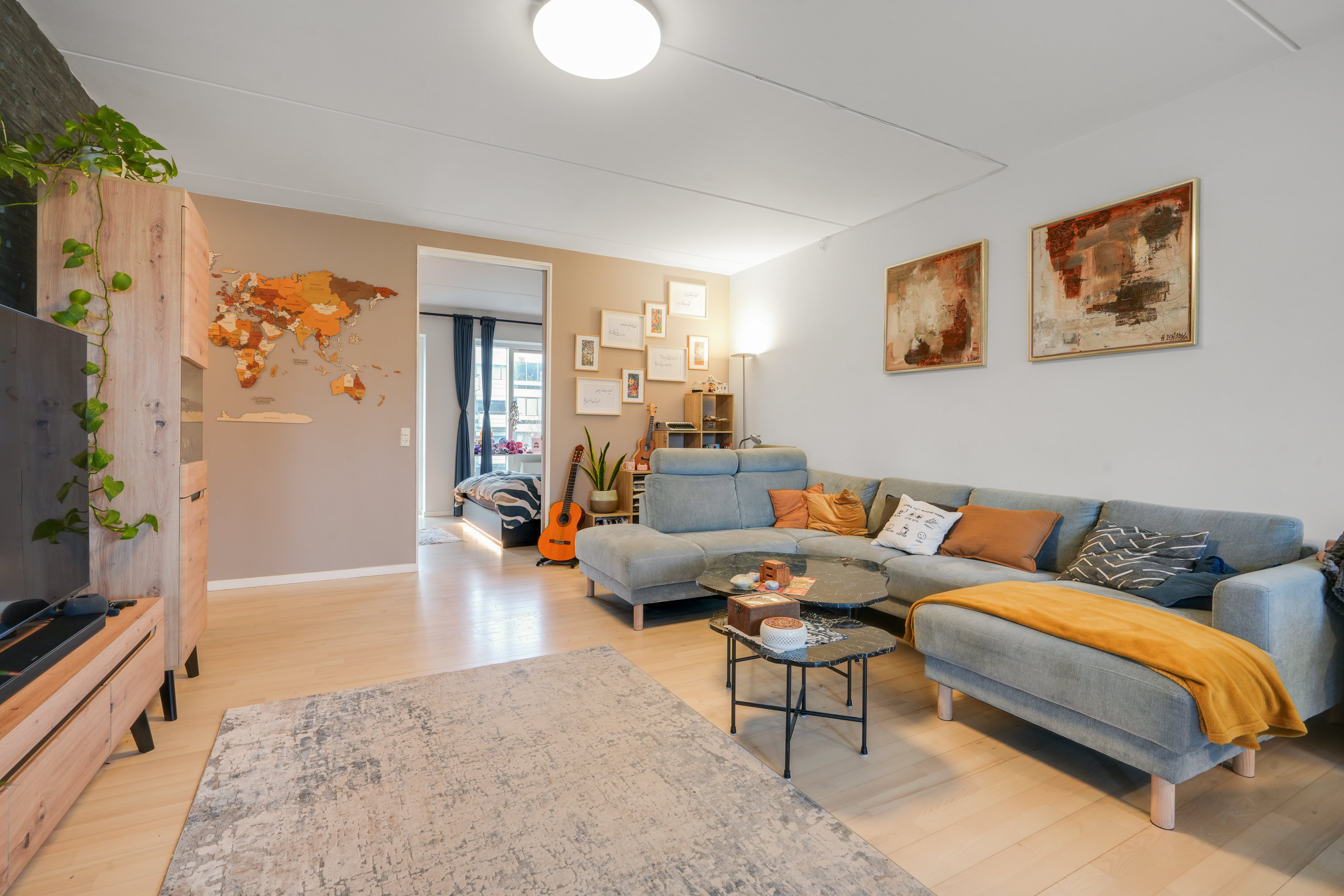 Fremhævet stue billede i fuldskærmstilstand. Billede af C.F. Møllers Allé 62, 4. tv., 2300 København S