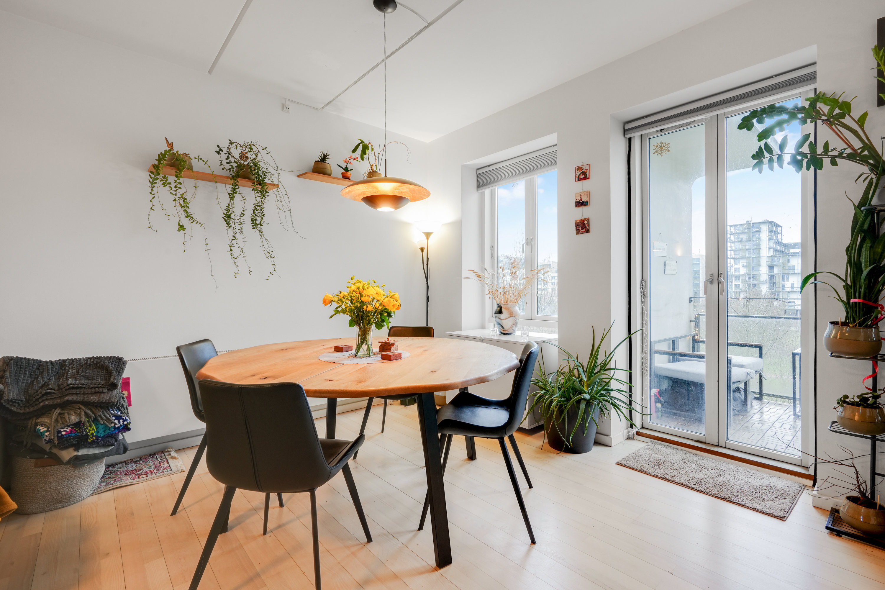 Fremhævet stue billede i fuldskærmstilstand. Billede af C.F. Møllers Allé 62, 4. tv., 2300 København S