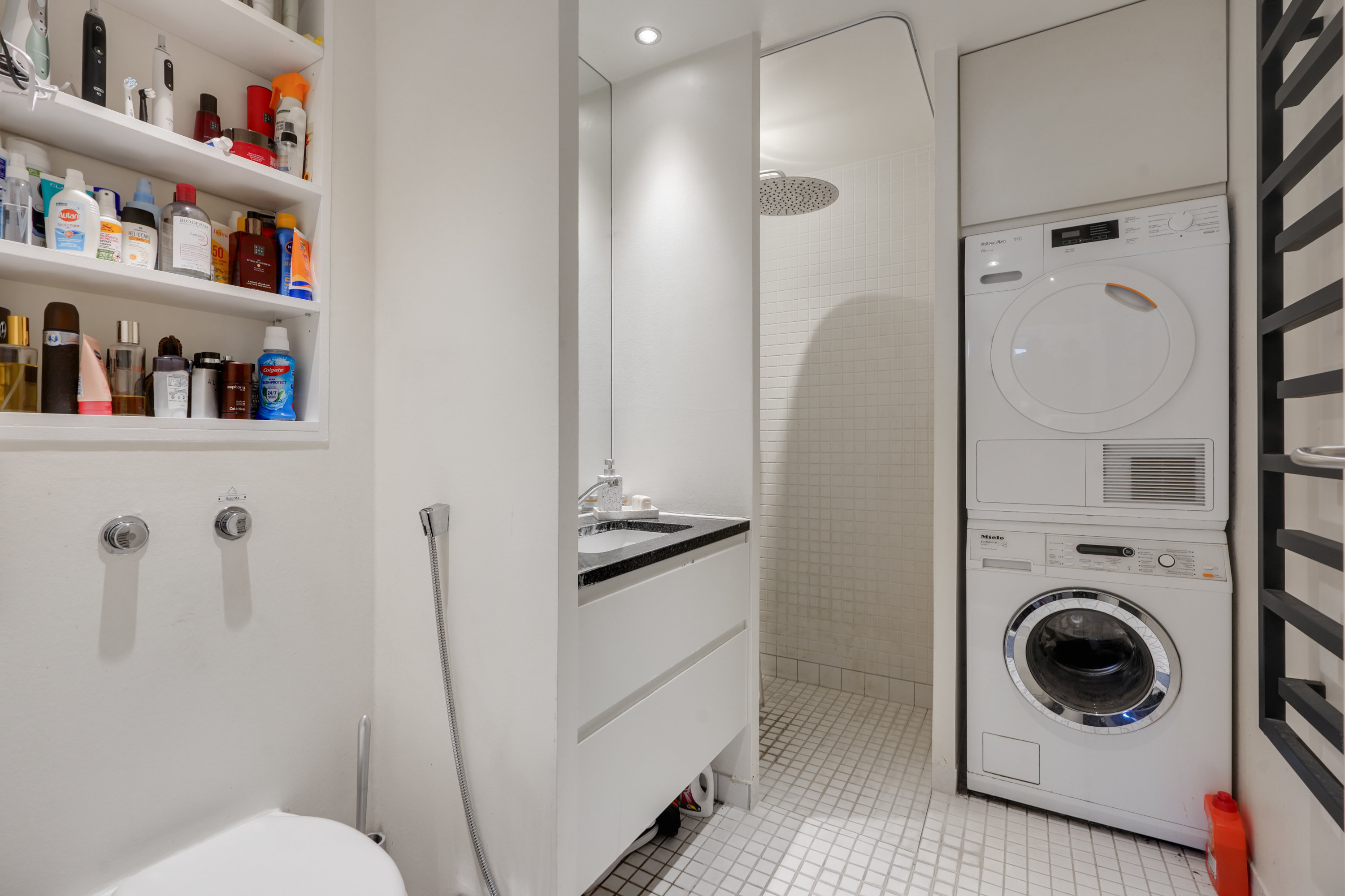 Fremhævet badeværelse billede i fuldskærmstilstand. Billede af C.F. Møllers Allé 62, 4. tv., 2300 København S