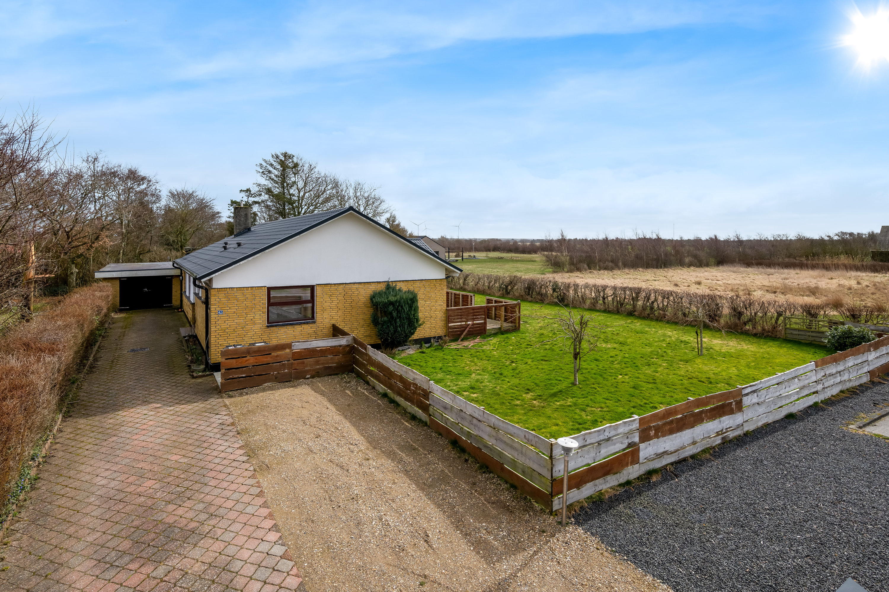 Fremhævet have billede i fuldskærmstilstand. Billede af Velling Kirkeby 45, Velling, 6950 Ringkøbing