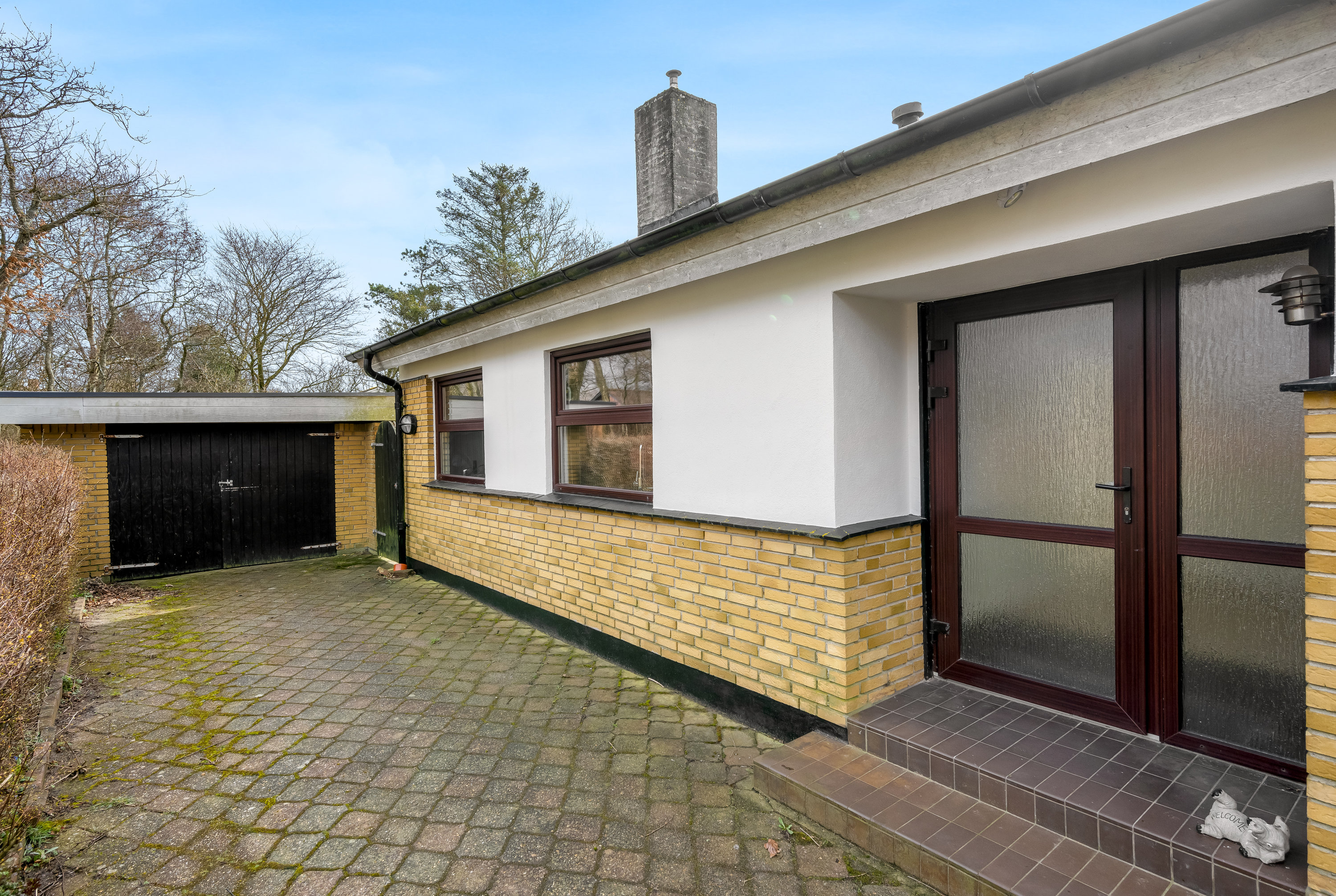 Fremhævet facade billede i fuldskærmstilstand. Billede af Velling Kirkeby 45, Velling, 6950 Ringkøbing