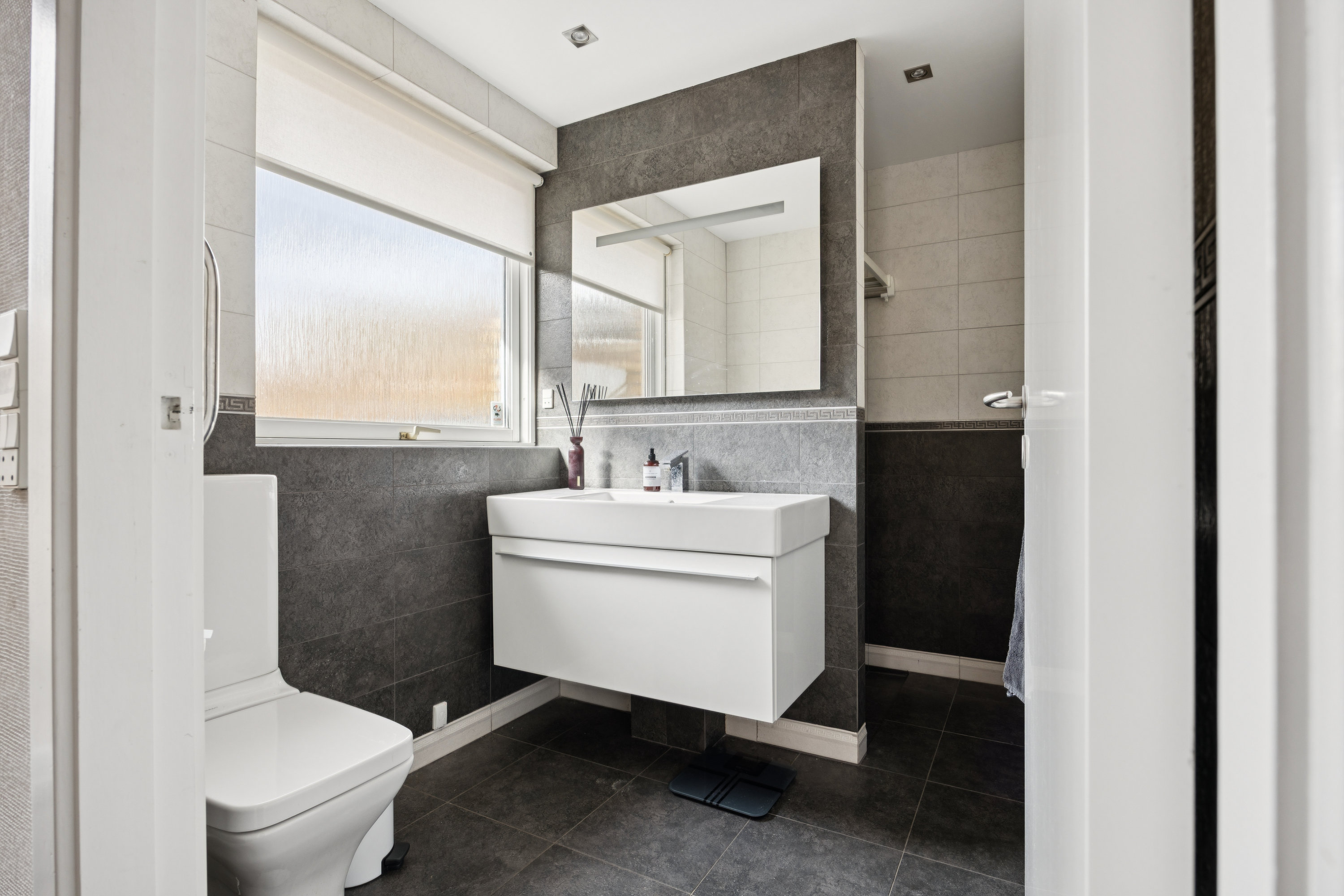 Fremhævet badeværelse billede i fuldskærmstilstand. Billede af Drosselvej 62B, 2000 Frederiksberg