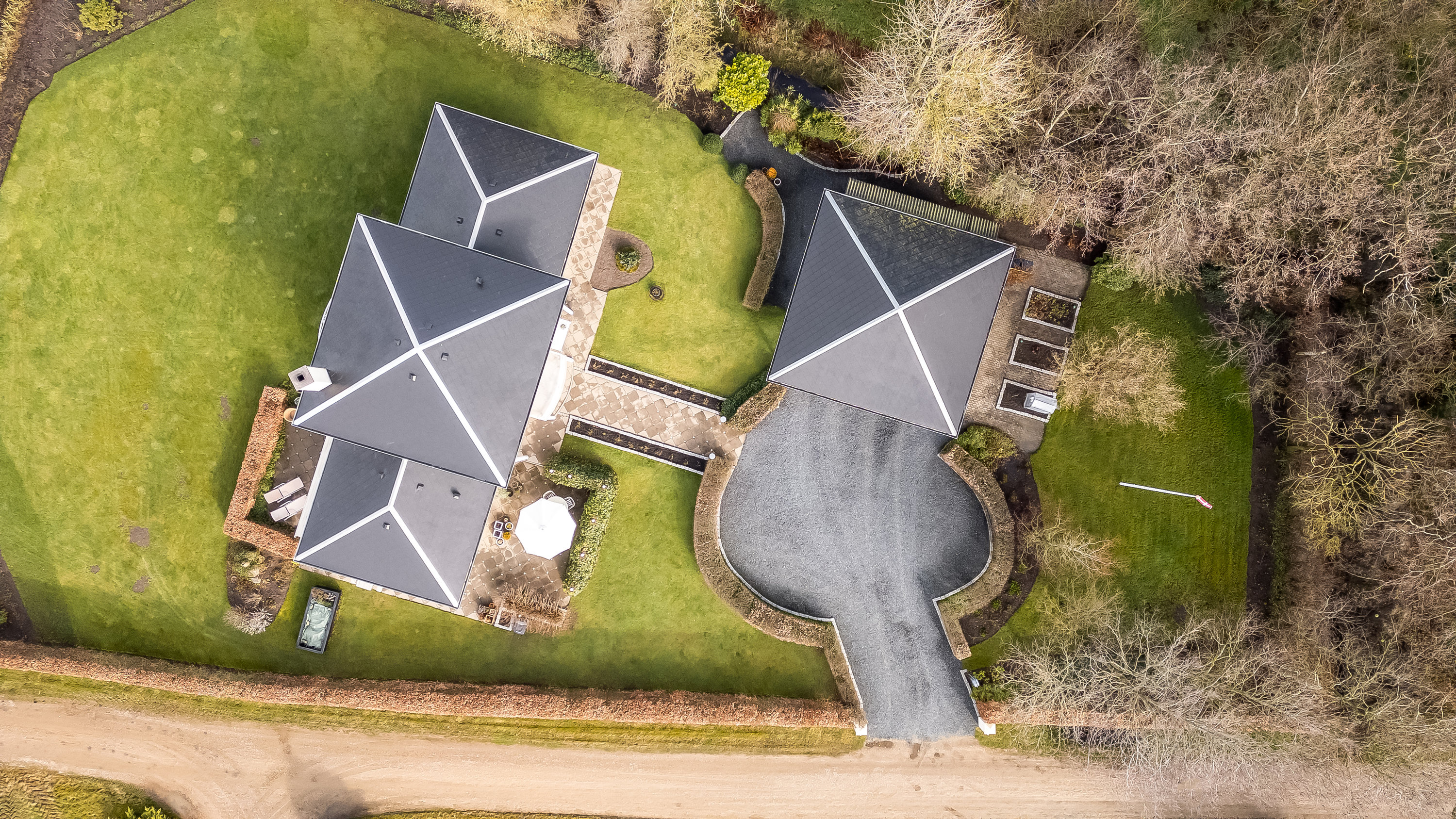 Fremhævet luftfoto billede i fuldskærmstilstand. Billede af Vindelevvej 8, Bjert, 7830 Vinderup