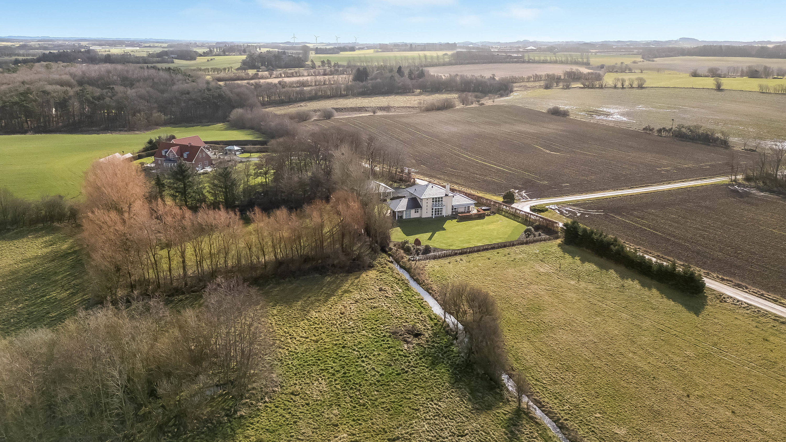 Fremhævet luftfoto billede i fuldskærmstilstand. Billede af Vindelevvej 8, Bjert, 7830 Vinderup