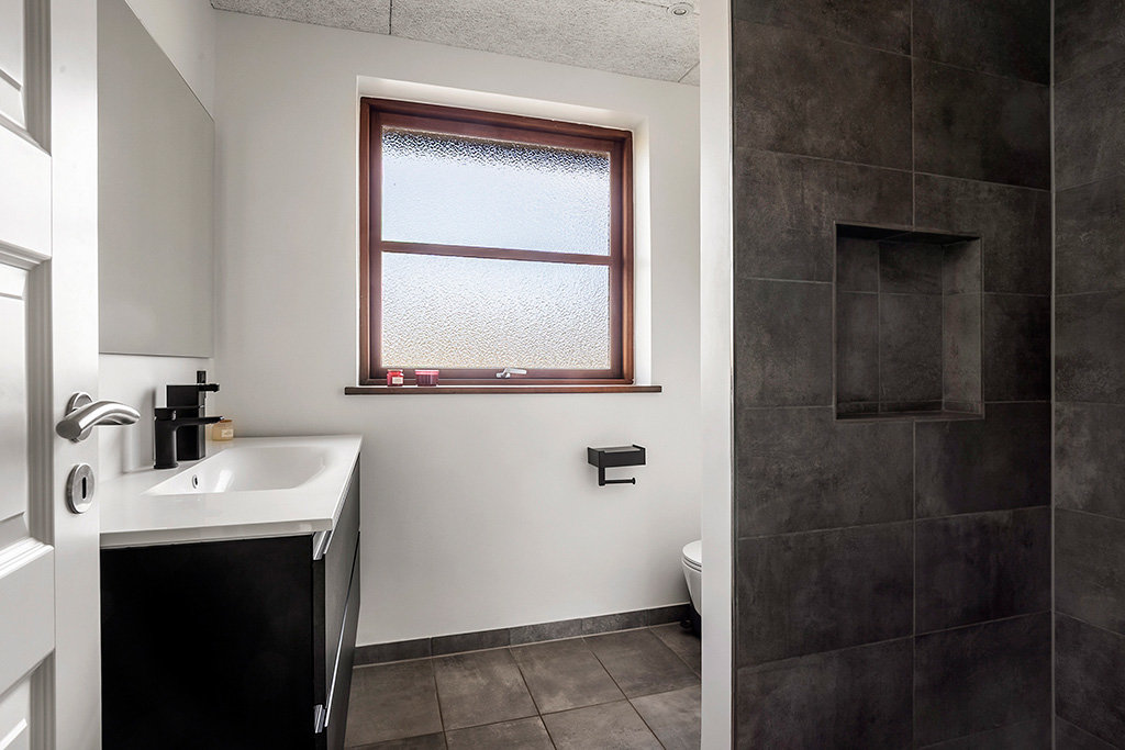 Fremhævet badeværelse billede i fuldskærmstilstand. Billede af Byagervej 31, 6650 Brørup