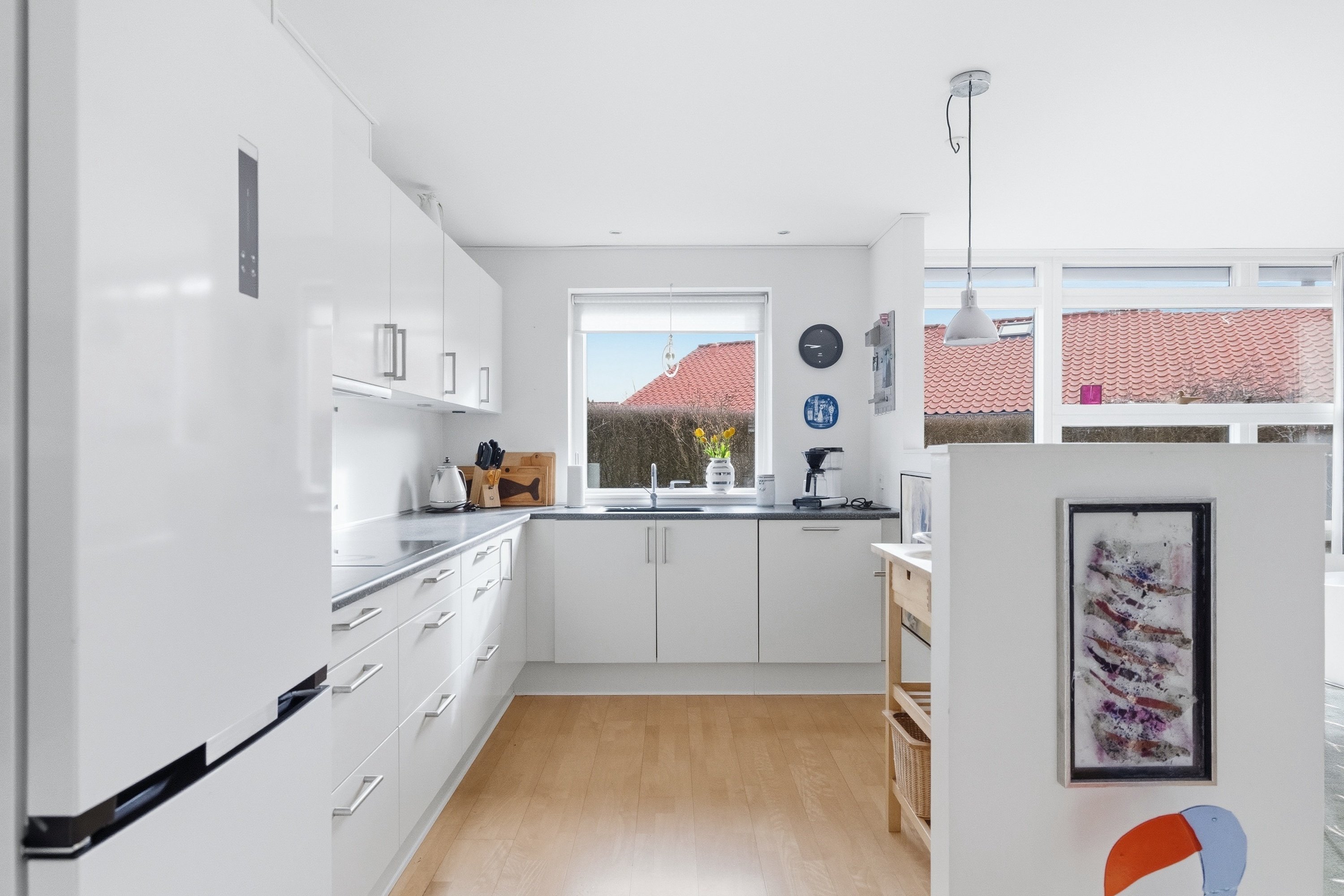 Fremhævet køkken/alrum billede i fuldskærmstilstand. Billede af Søkjærvej 17, Stavtrup, 8260 Viby J