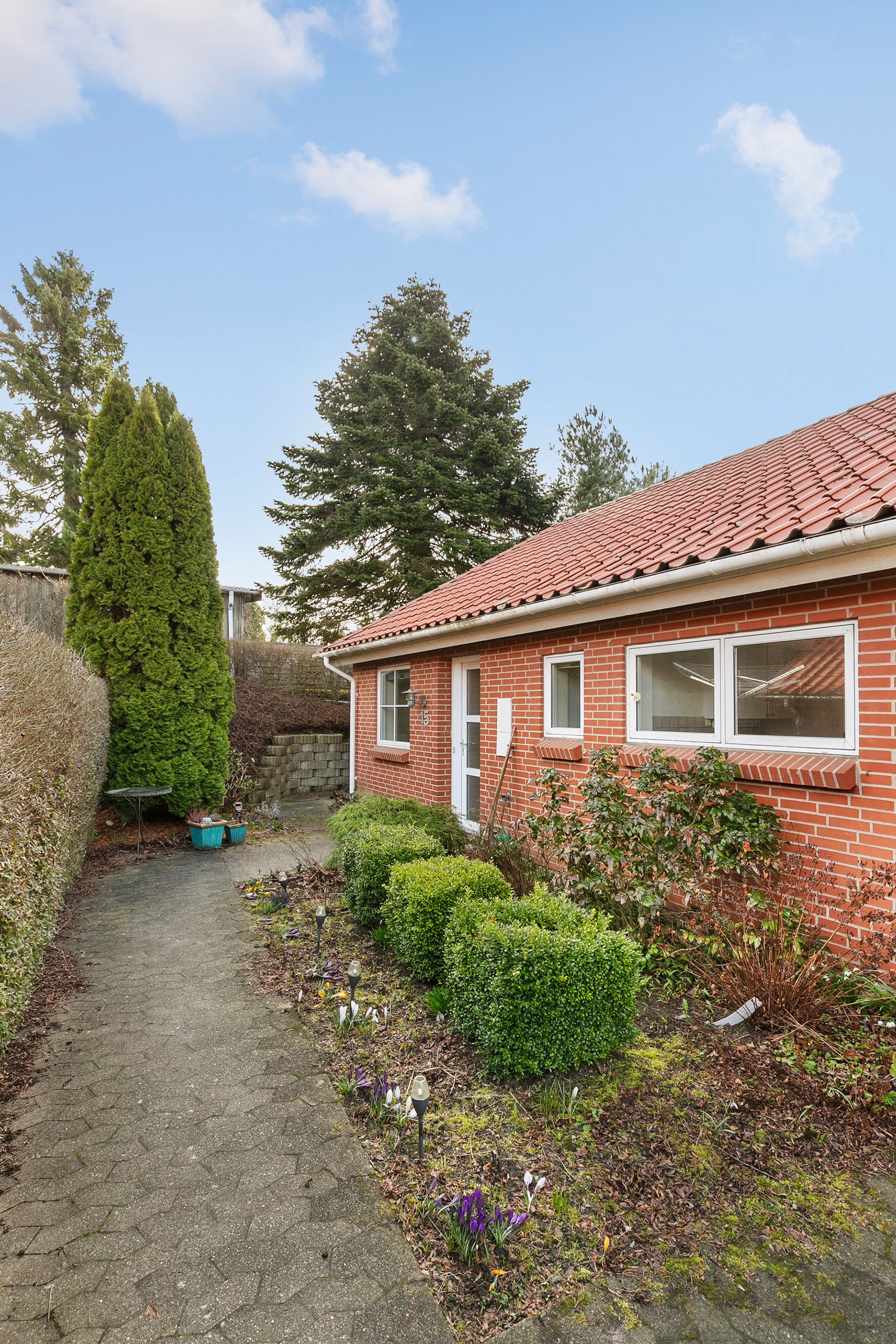 Fremhævet facade billede i fuldskærmstilstand. Billede af Åbredden 15, 9700 Brønderslev