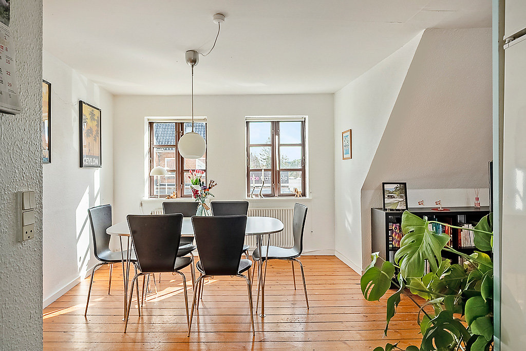 Fremhævet  billede i fuldskærmstilstand. Billede af Hjallesevej 13, 1., 5000 Odense C