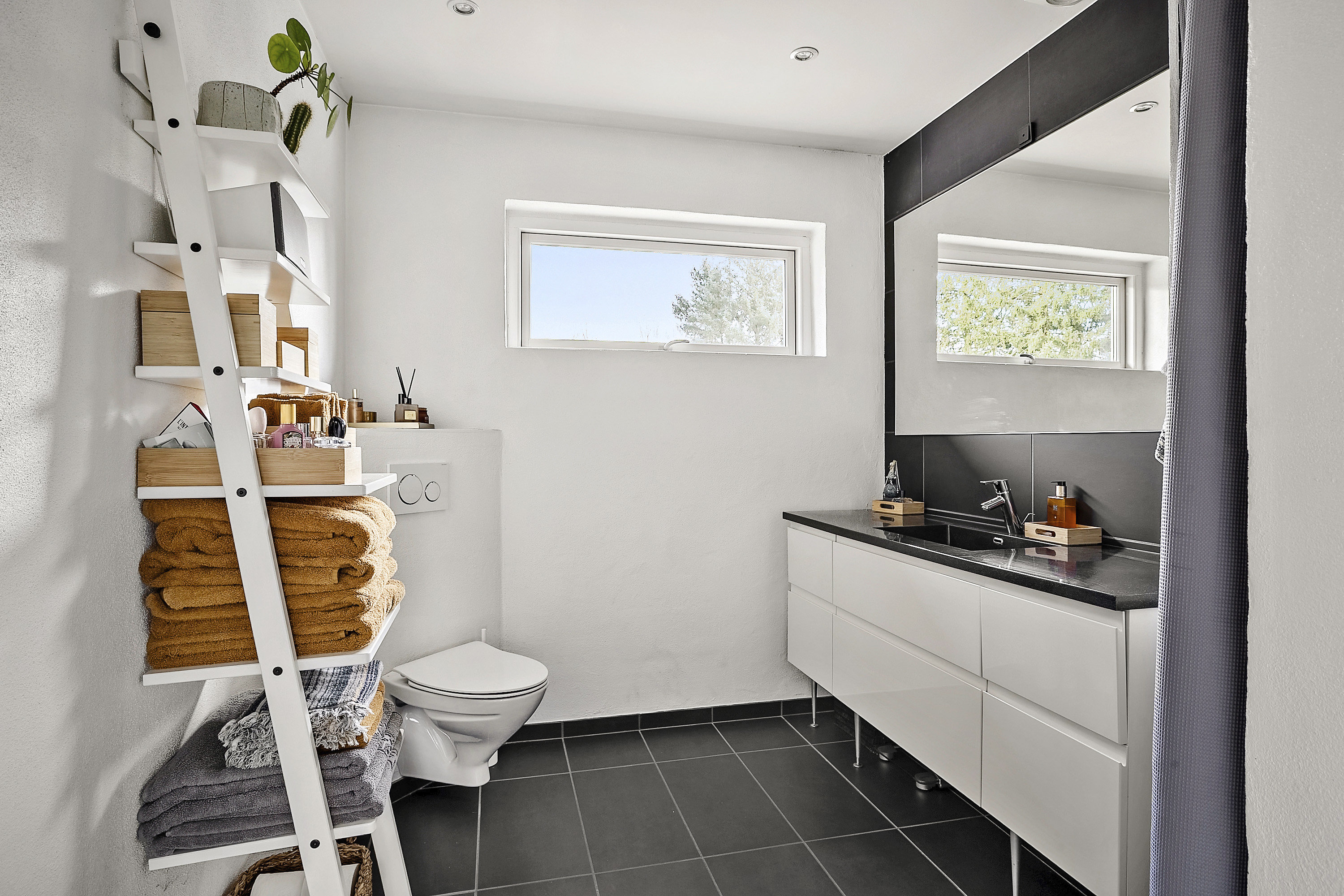 Fremhævet  billede i fuldskærmstilstand. Billede af Egernvej 17, Strandhuse, 6000 Kolding