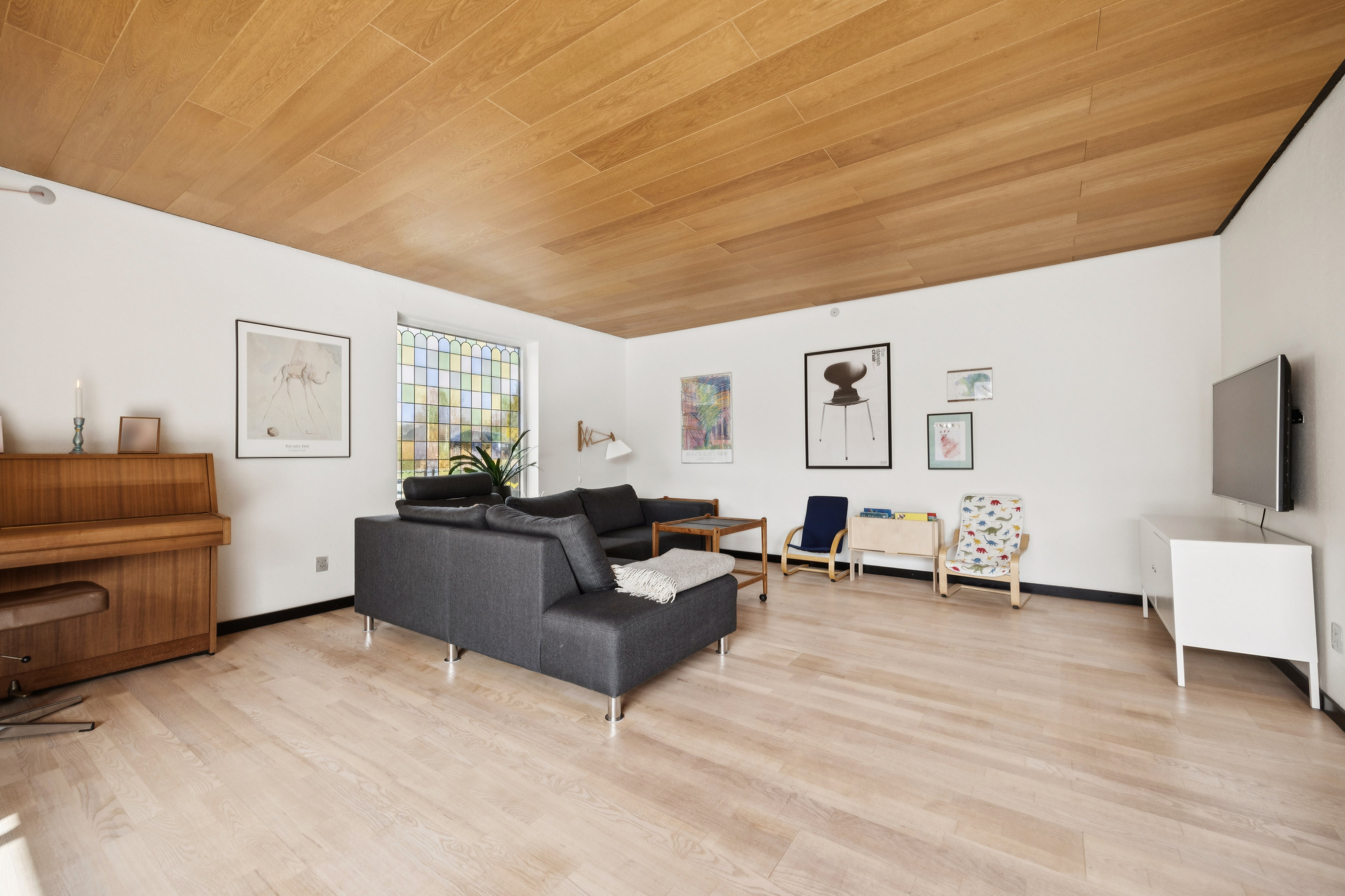 Fremhævet stue billede i fuldskærmstilstand. Billede af Esbjergparken 6, 9220 Aalborg Øst