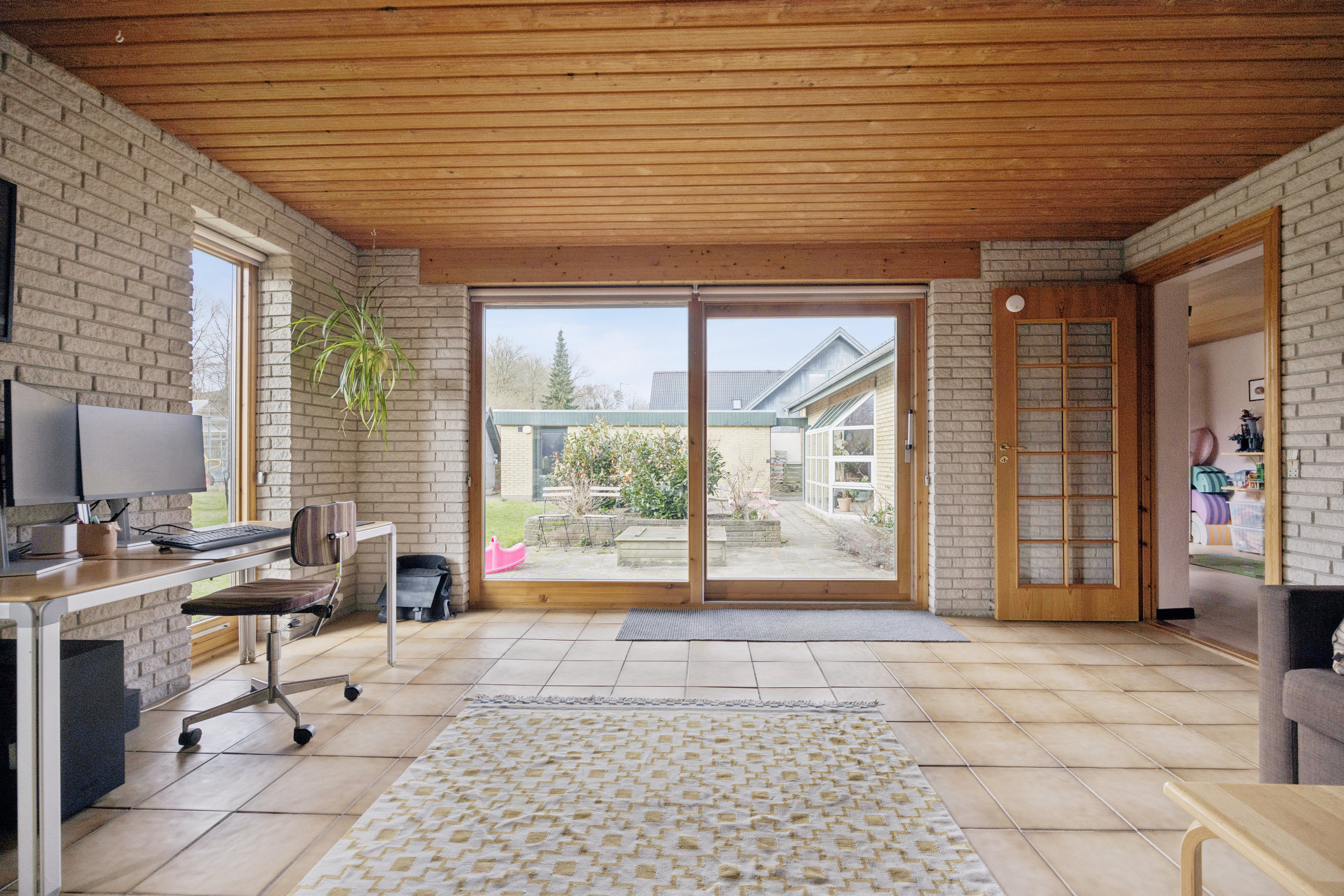 Fremhævet stue billede i fuldskærmstilstand. Billede af Esbjergparken 6, 9220 Aalborg Øst