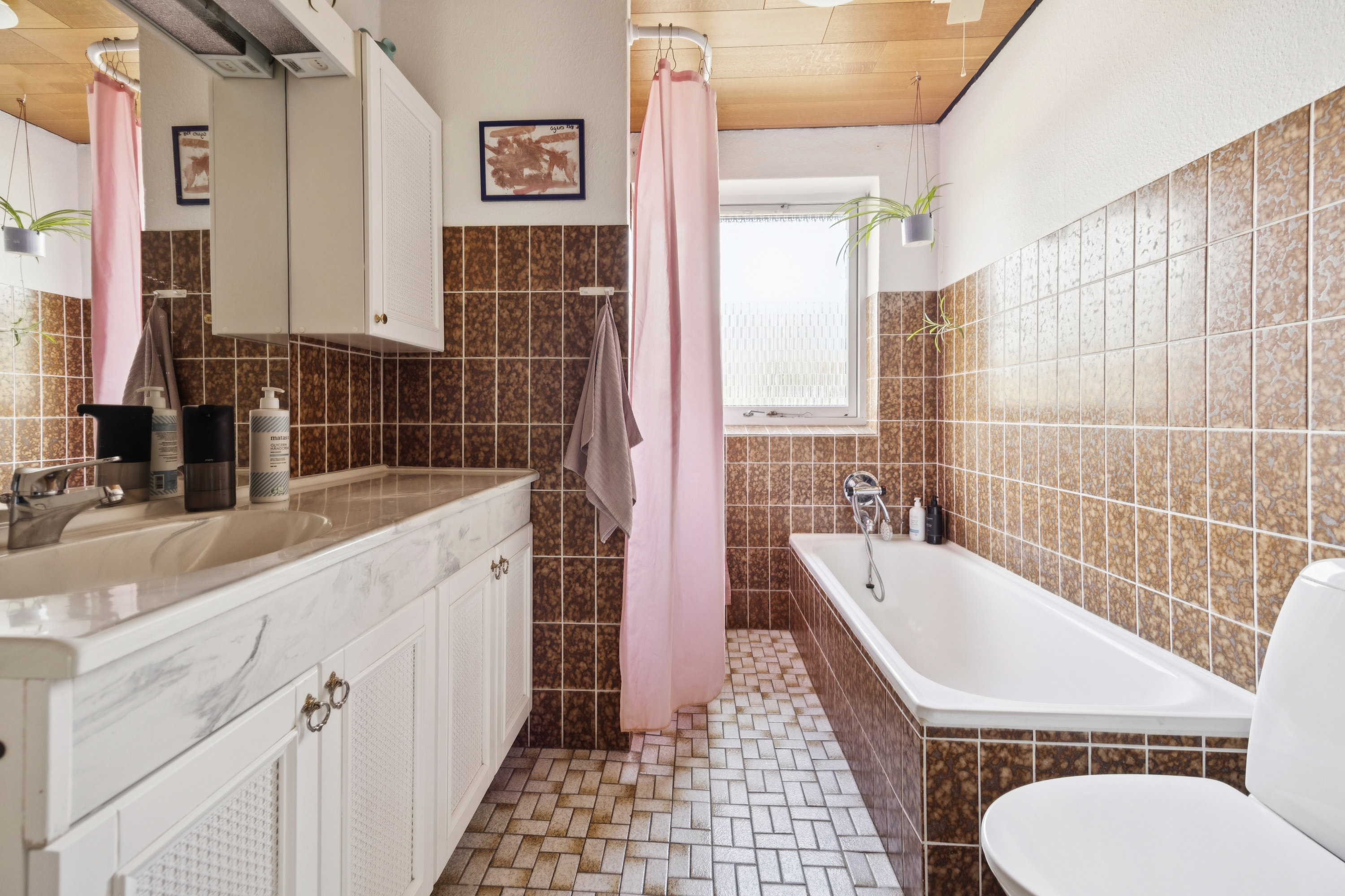 Fremhævet badeværelse billede i fuldskærmstilstand. Billede af Esbjergparken 6, 9220 Aalborg Øst