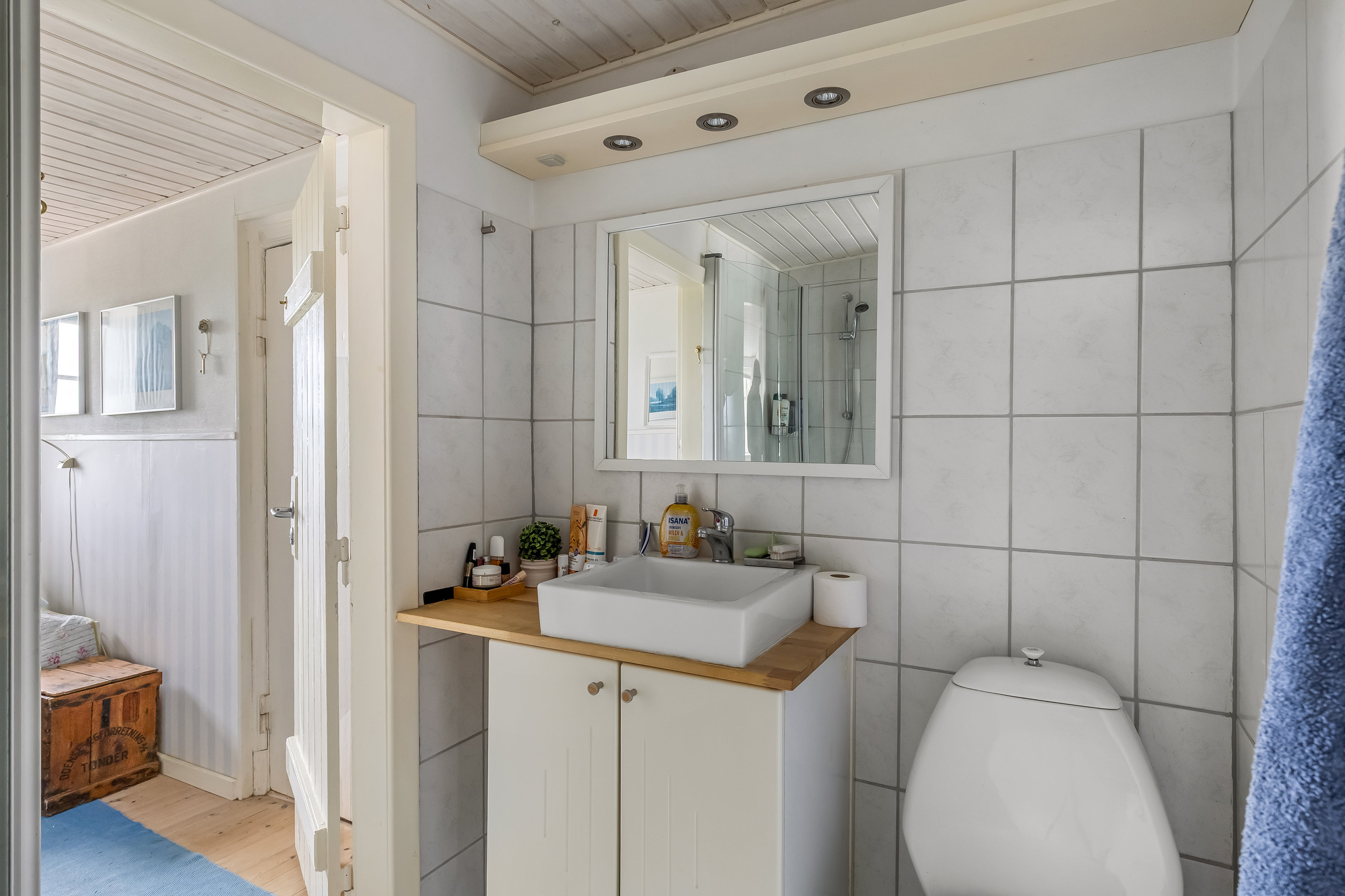 Fremhævet toilet billede i fuldskærmstilstand. Billede af Rudbølvej 2, 6280 Højer