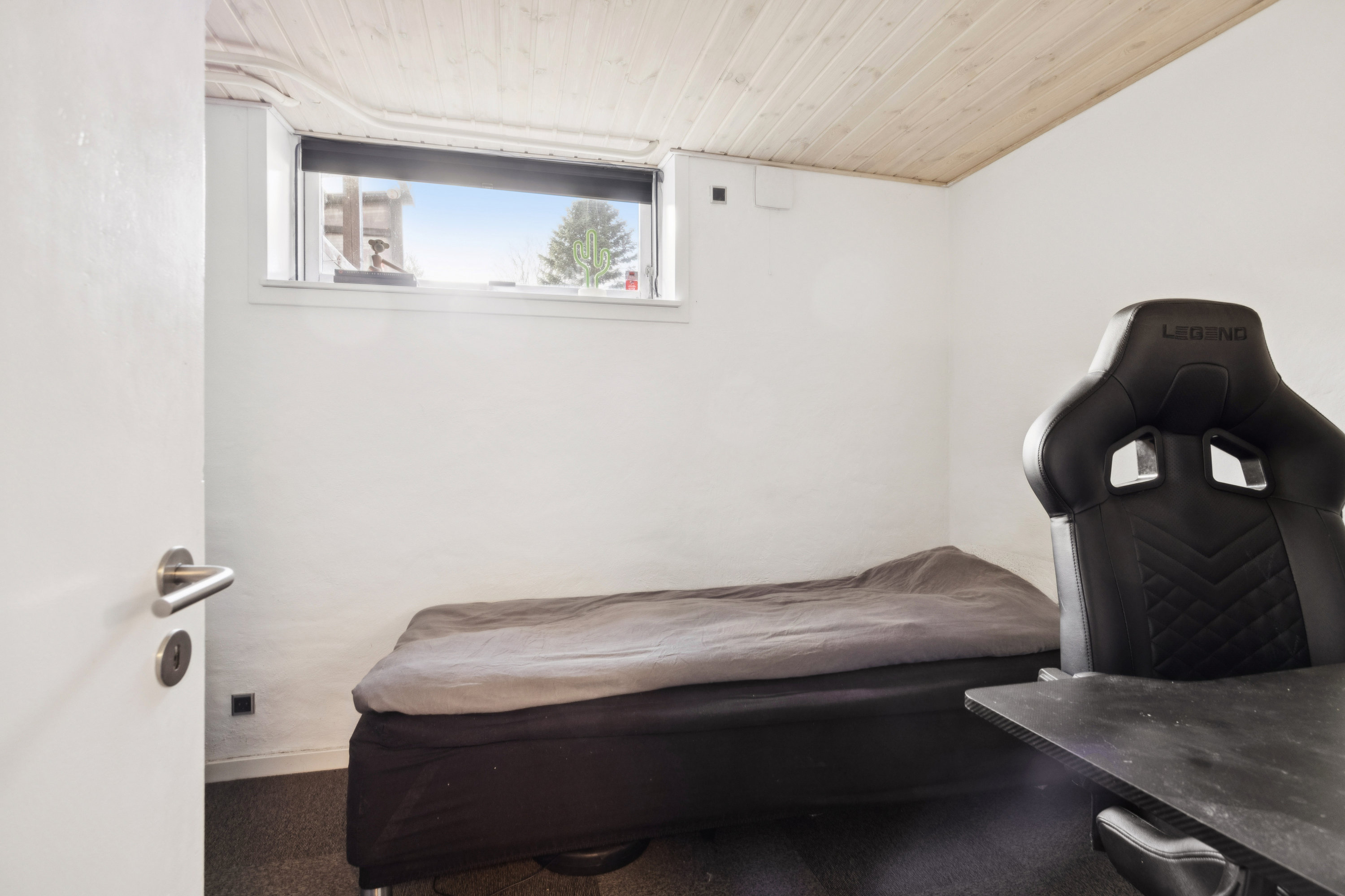 Fremhævet værelse billede i fuldskærmstilstand. Billede af Rødkløvervej 15, 9430 Vadum