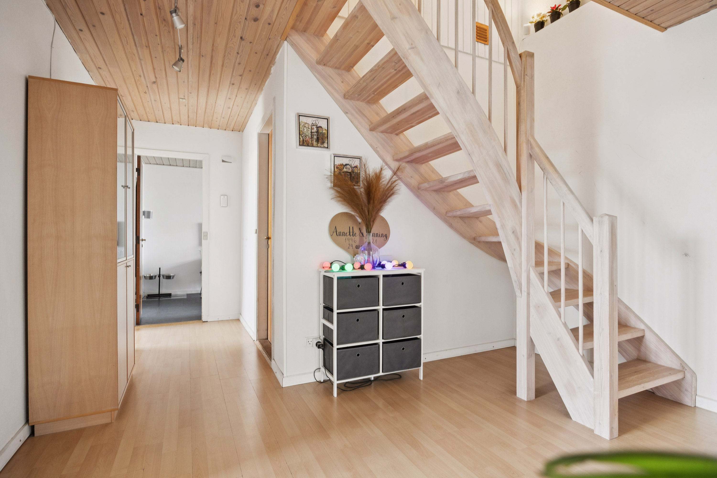 Fremhævet gang billede i fuldskærmstilstand. Billede af Vejlen 10, 9430 Vadum