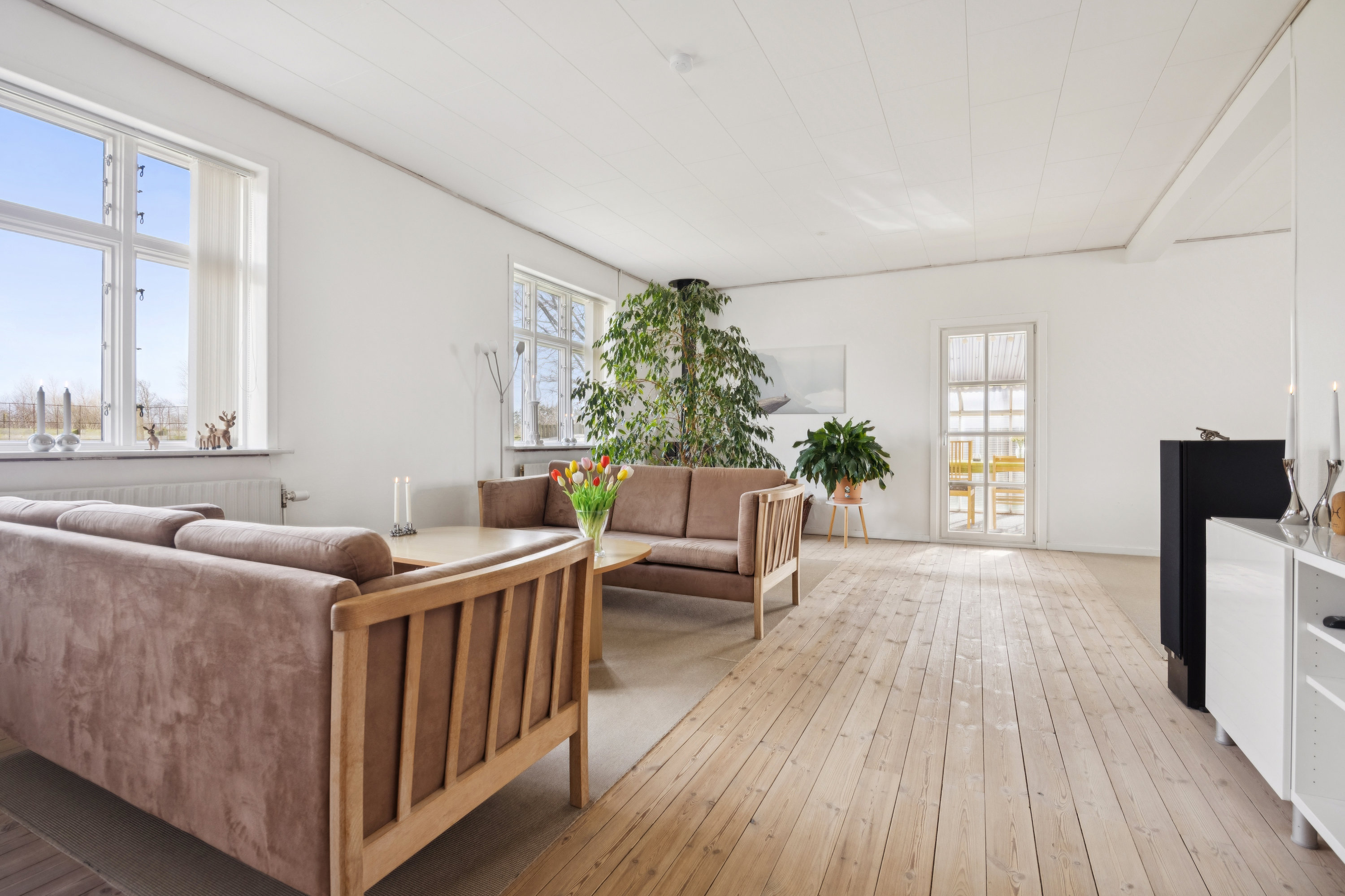 Fremhævet stue billede i fuldskærmstilstand. Billede af Vejlen 10, 9430 Vadum