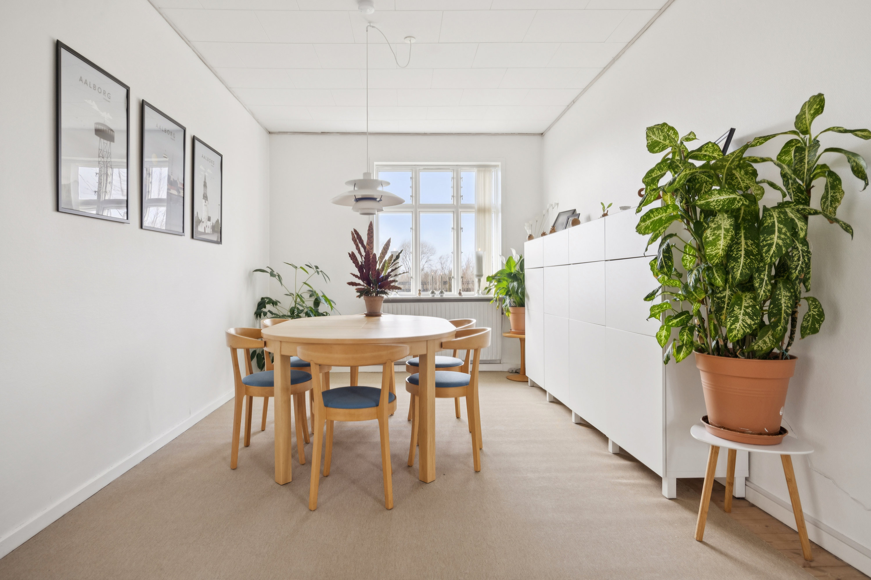 Fremhævet stue billede i fuldskærmstilstand. Billede af Vejlen 10, 9430 Vadum