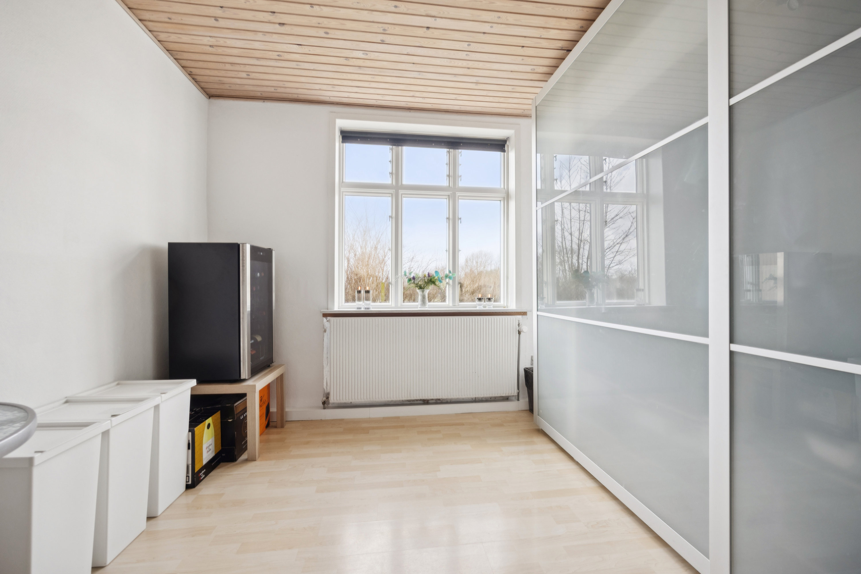 Fremhævet værelse billede i fuldskærmstilstand. Billede af Vejlen 10, 9430 Vadum