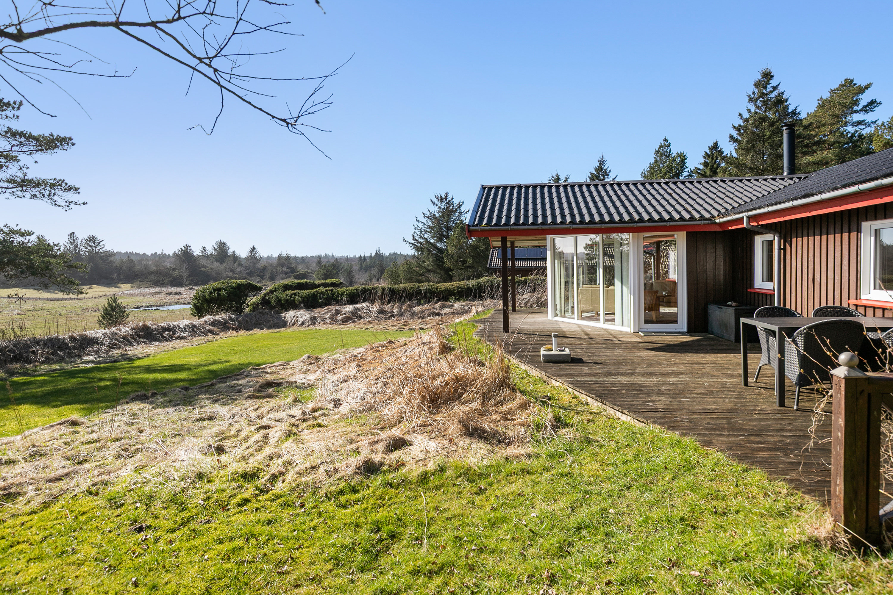 Fremhævet terrasse billede i fuldskærmstilstand. Billede af Perikumvej 54, Slettestrand, 9690 Fjerritslev