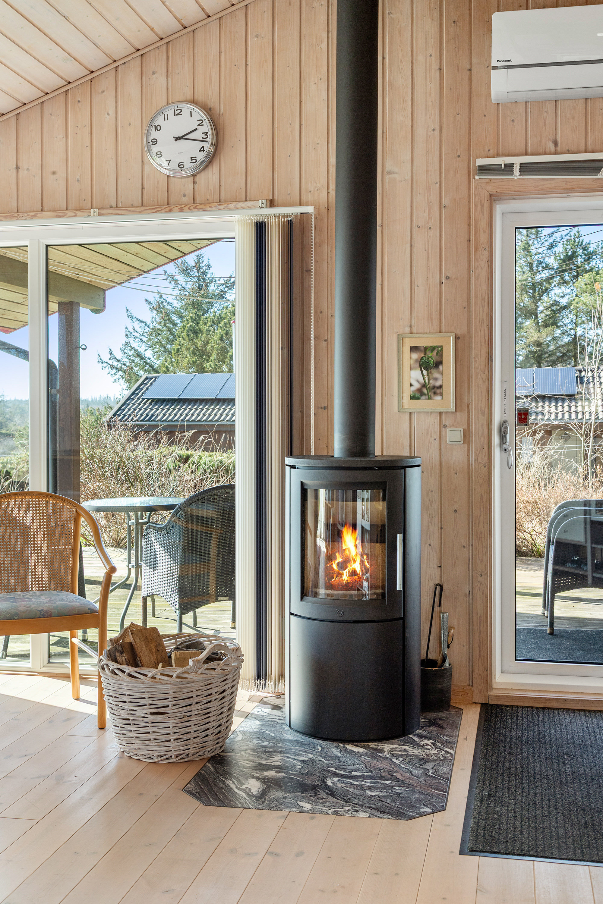 Fremhævet stue billede i fuldskærmstilstand. Billede af Perikumvej 54, Slettestrand, 9690 Fjerritslev