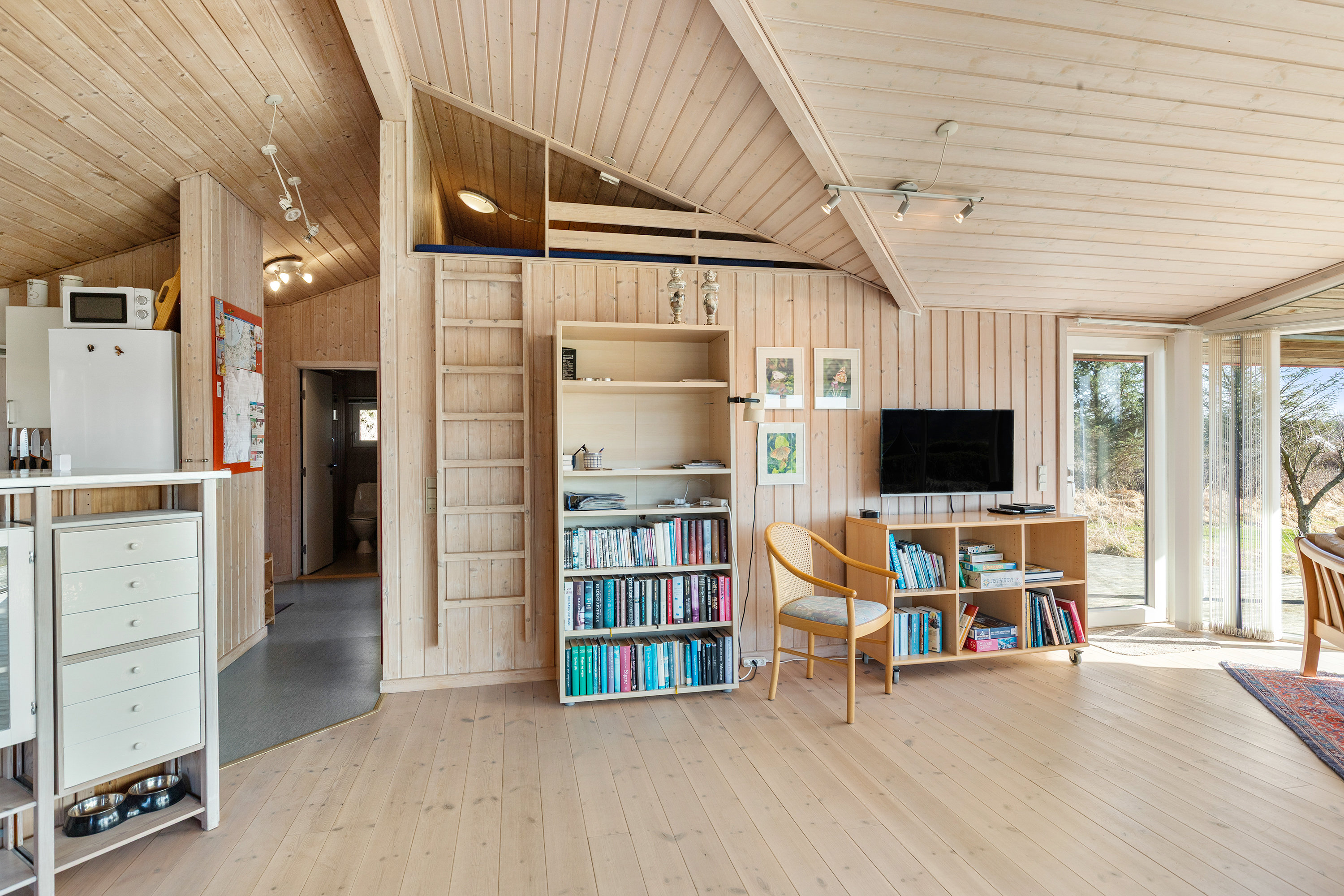 Fremhævet stue billede i fuldskærmstilstand. Billede af Perikumvej 54, Slettestrand, 9690 Fjerritslev