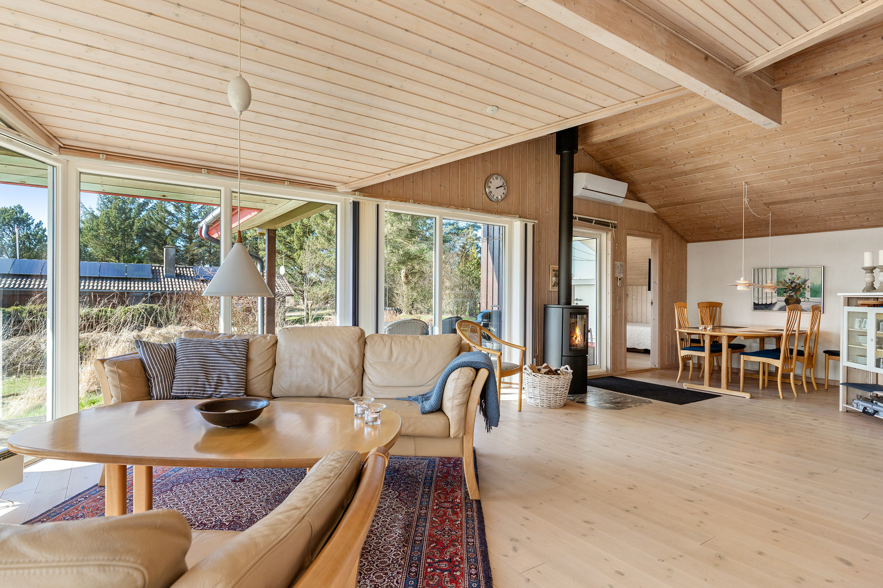 Fremhævet stue billede i fuldskærmstilstand. Billede af Perikumvej 54, Slettestrand, 9690 Fjerritslev