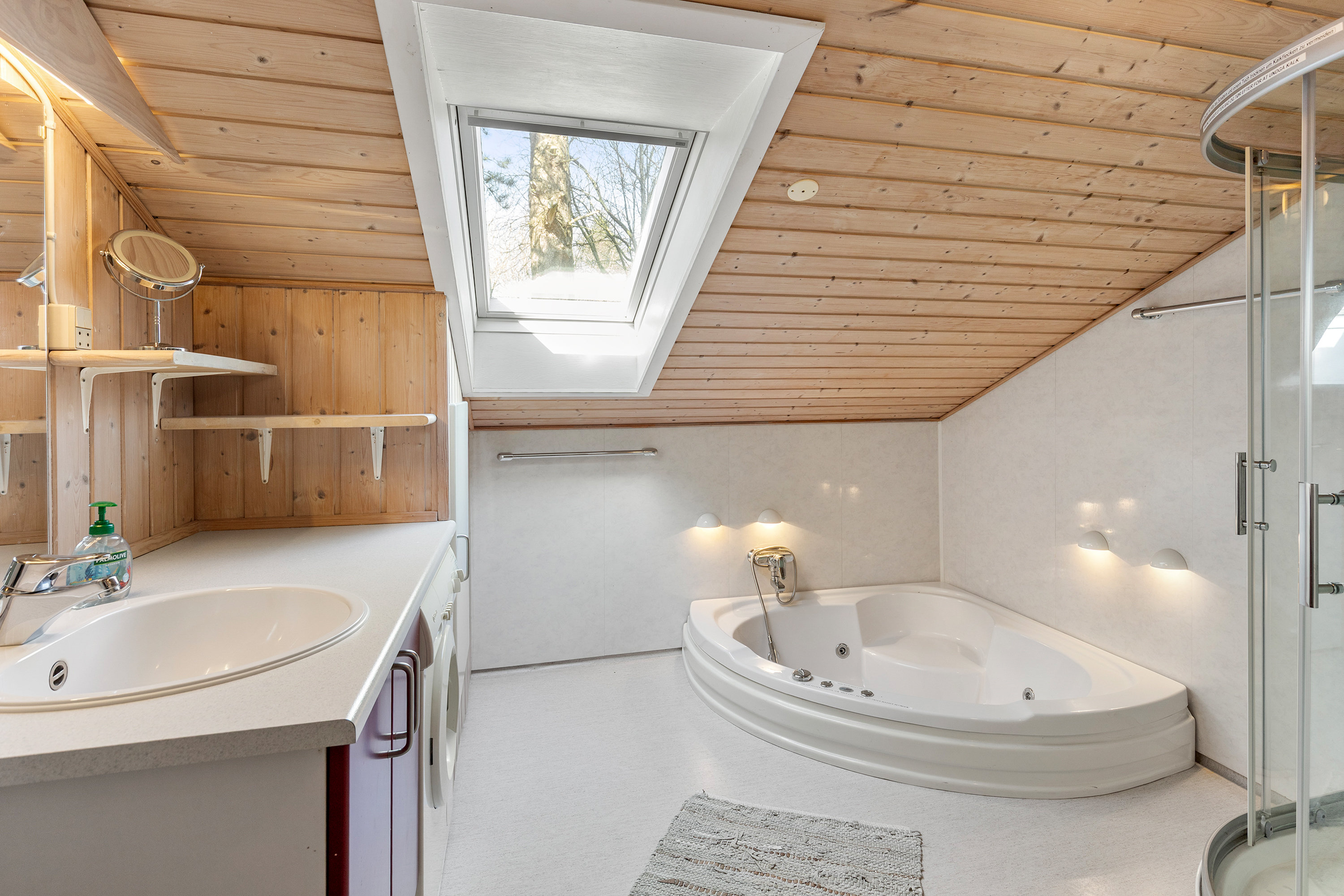 Fremhævet badeværelse billede i fuldskærmstilstand. Billede af Perikumvej 54, Slettestrand, 9690 Fjerritslev