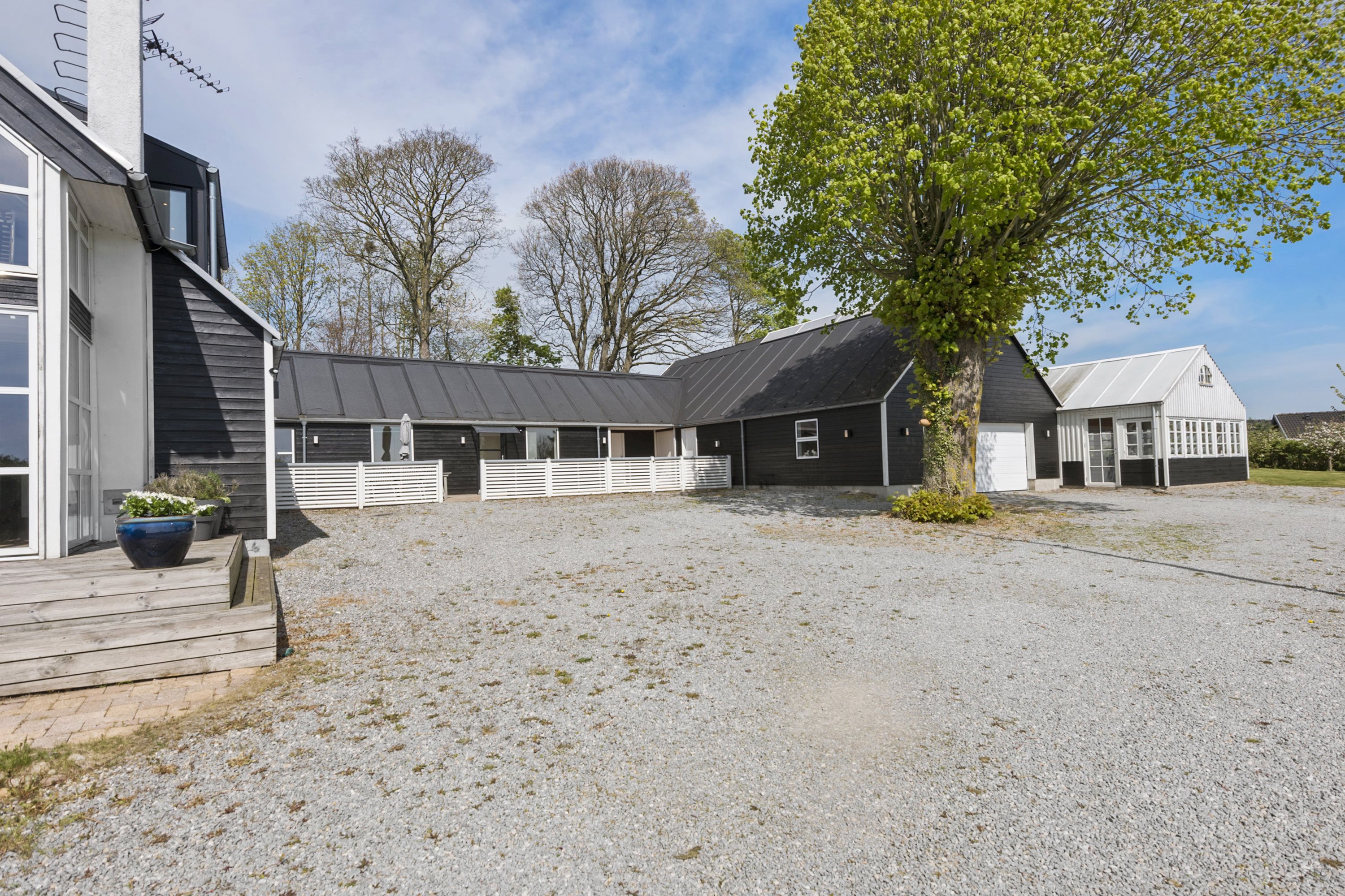 Fremhævet ejendommen billede i fuldskærmstilstand. Billede af Rønhøjs Ager 15, 8300 Odder