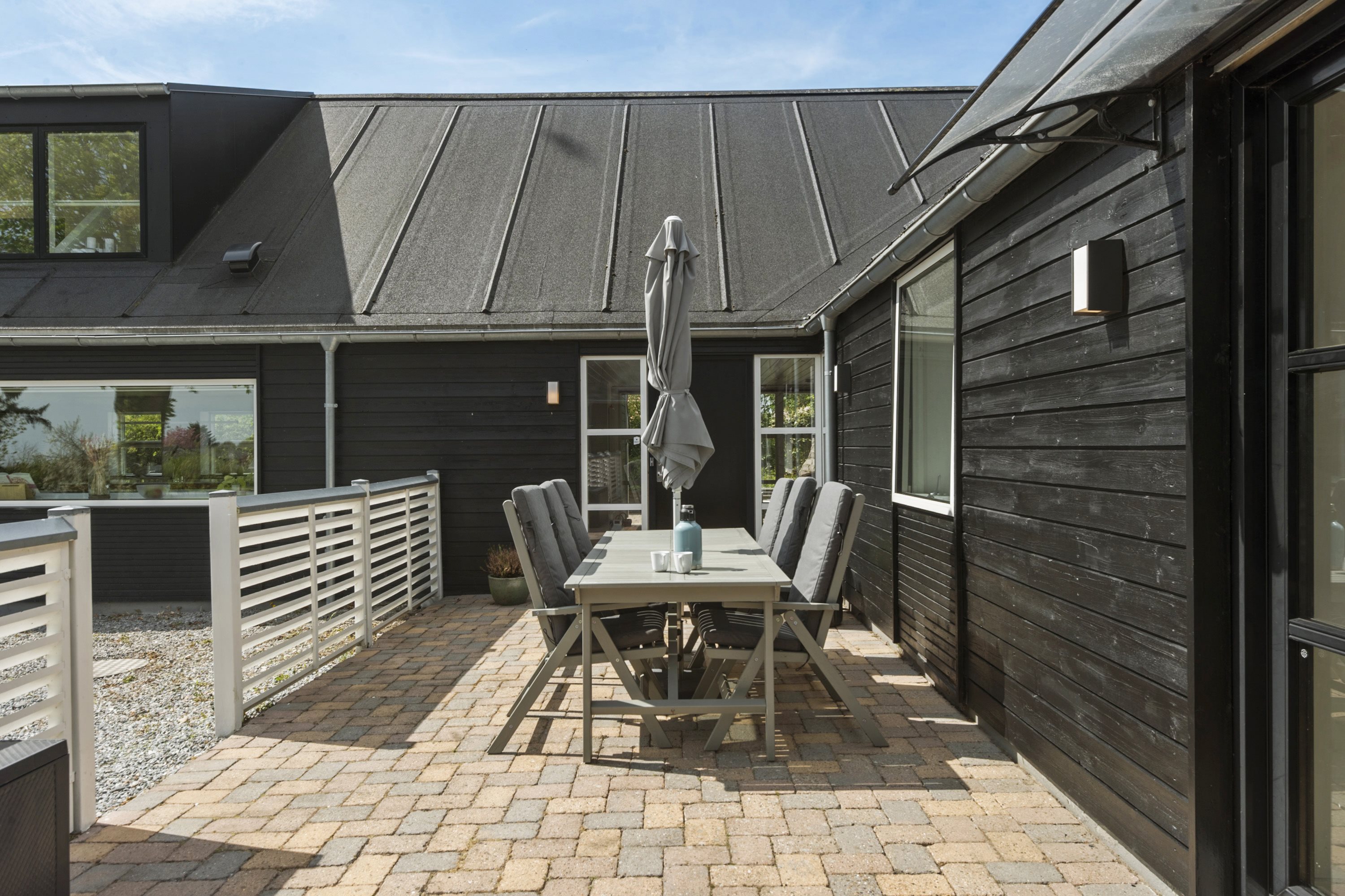 Fremhævet ejendommen billede i fuldskærmstilstand. Billede af Rønhøjs Ager 15, 8300 Odder