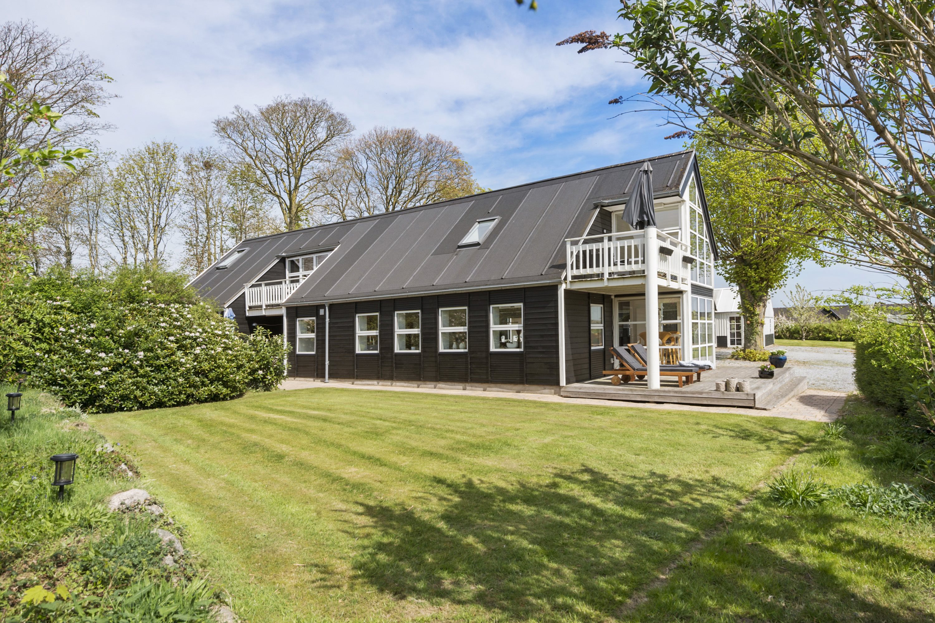 Fremhævet ejendommen billede i fuldskærmstilstand. Billede af Rønhøjs Ager 15, 8300 Odder