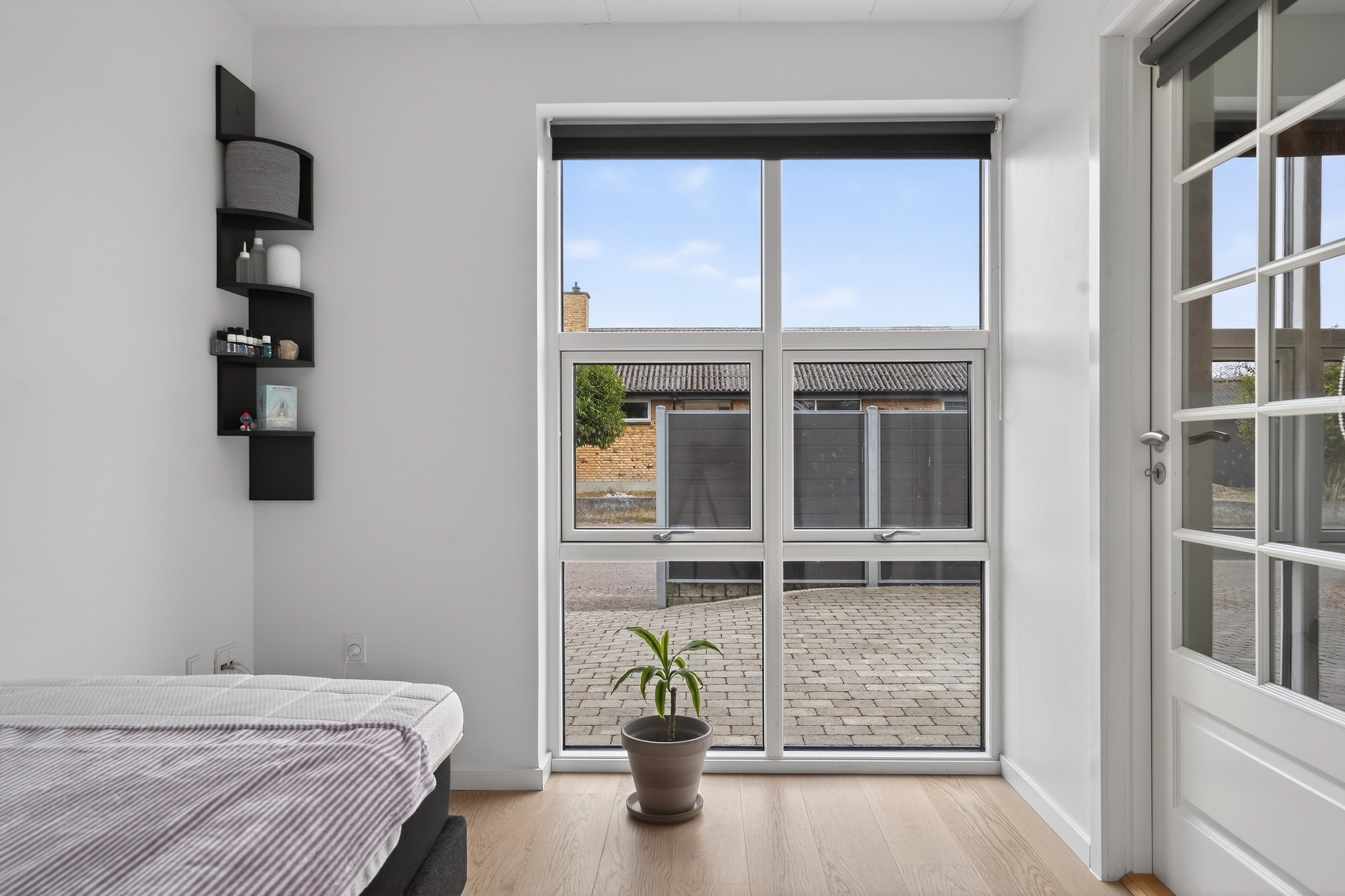 Fremhævet værelse billede i fuldskærmstilstand. Billede af Elmevej 13, 4390 Vipperød