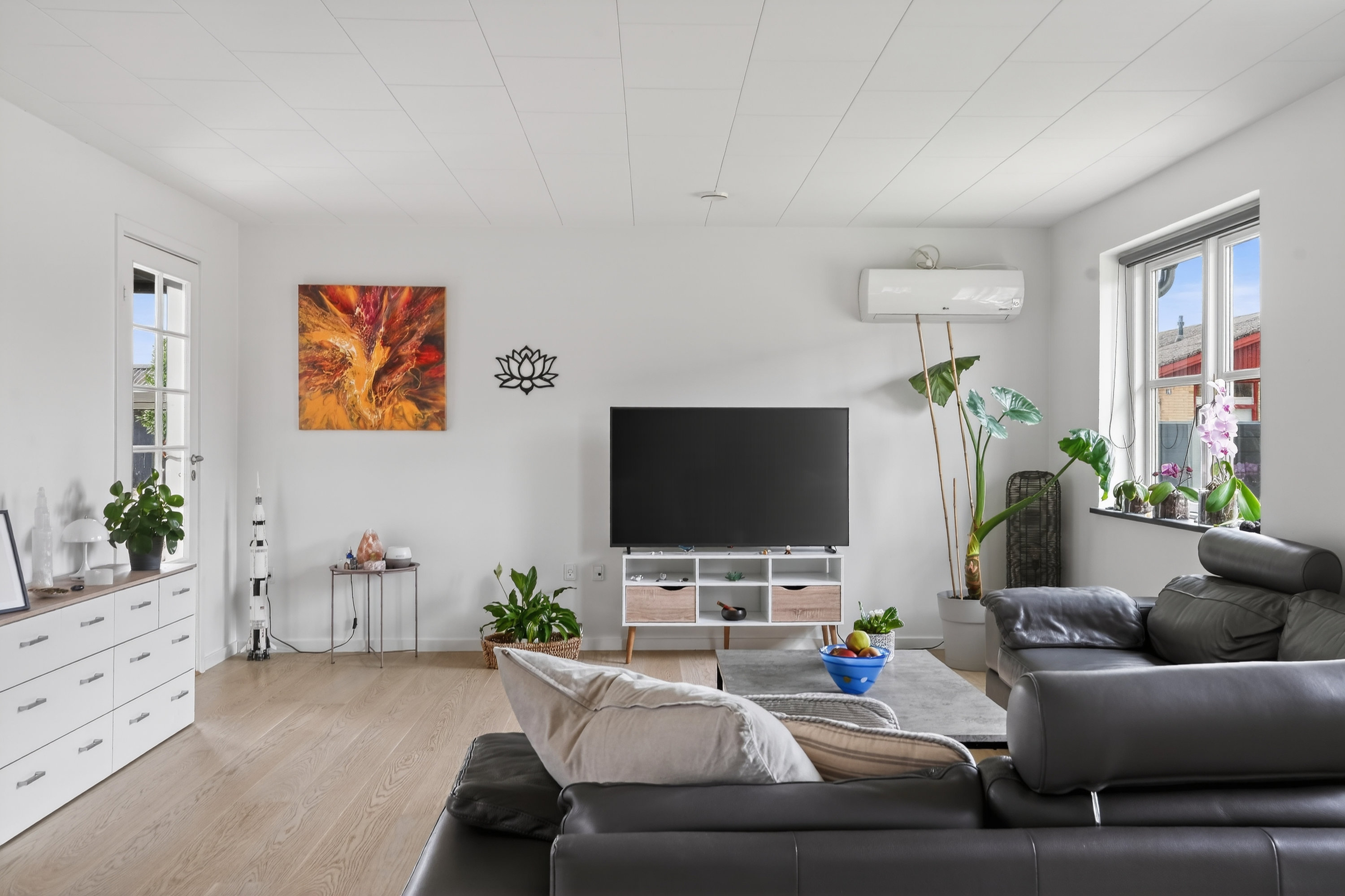 Fremhævet stue billede i fuldskærmstilstand. Billede af Elmevej 13, 4390 Vipperød