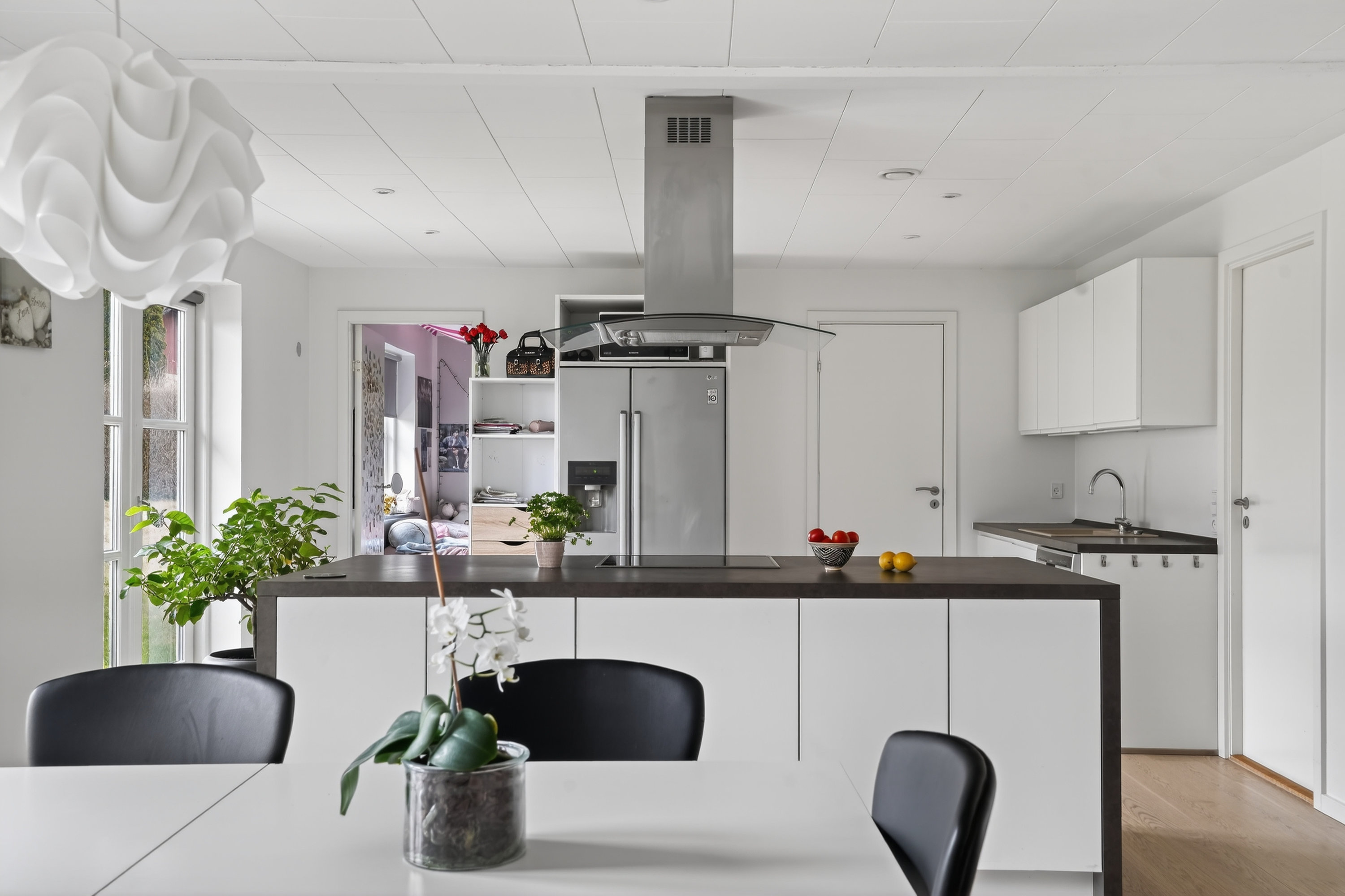 Fremhævet køkken billede i fuldskærmstilstand. Billede af Elmevej 13, 4390 Vipperød