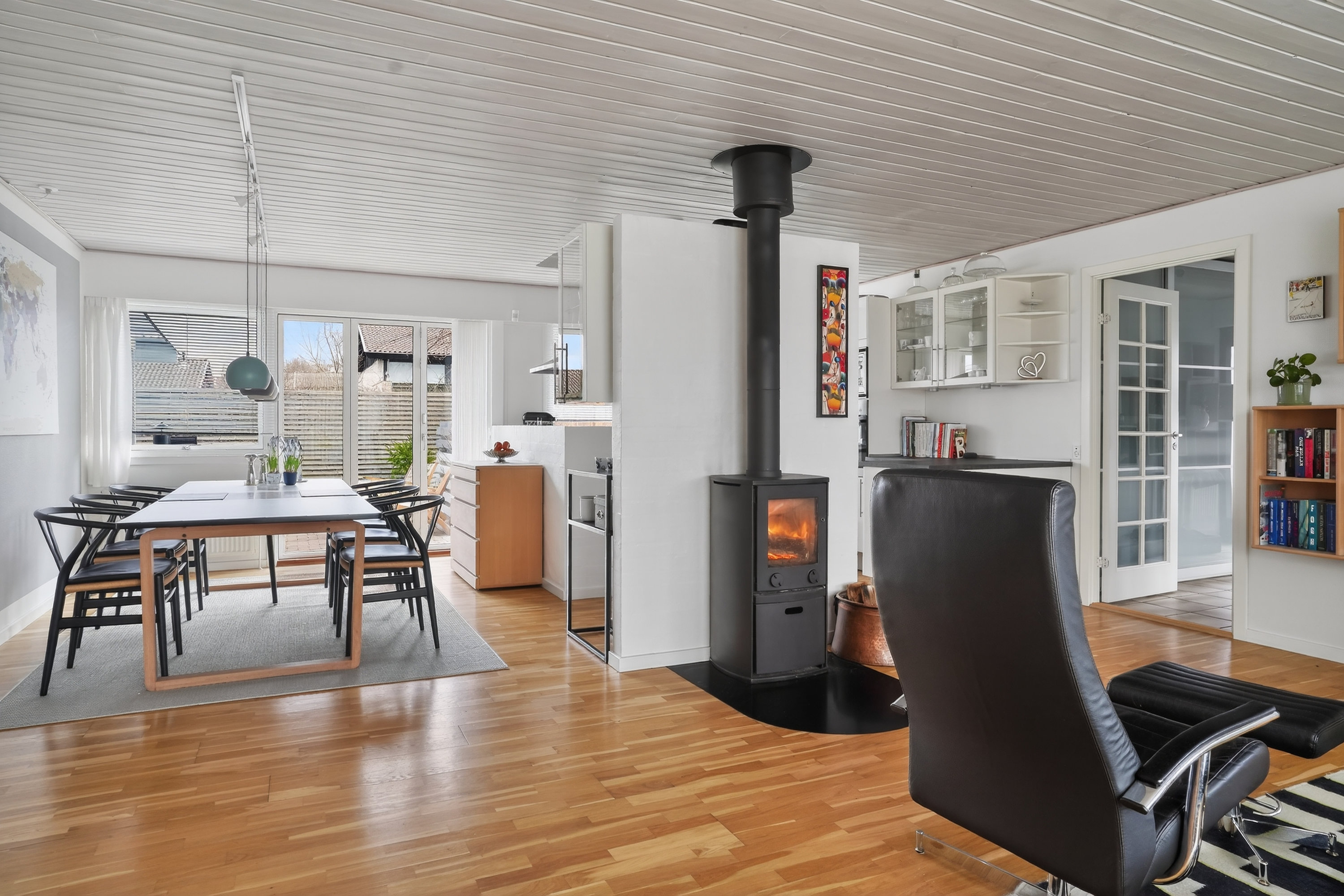 Fremhævet stue billede i fuldskærmstilstand. Billede af Maglegårdsvej 413, 3480 Fredensborg