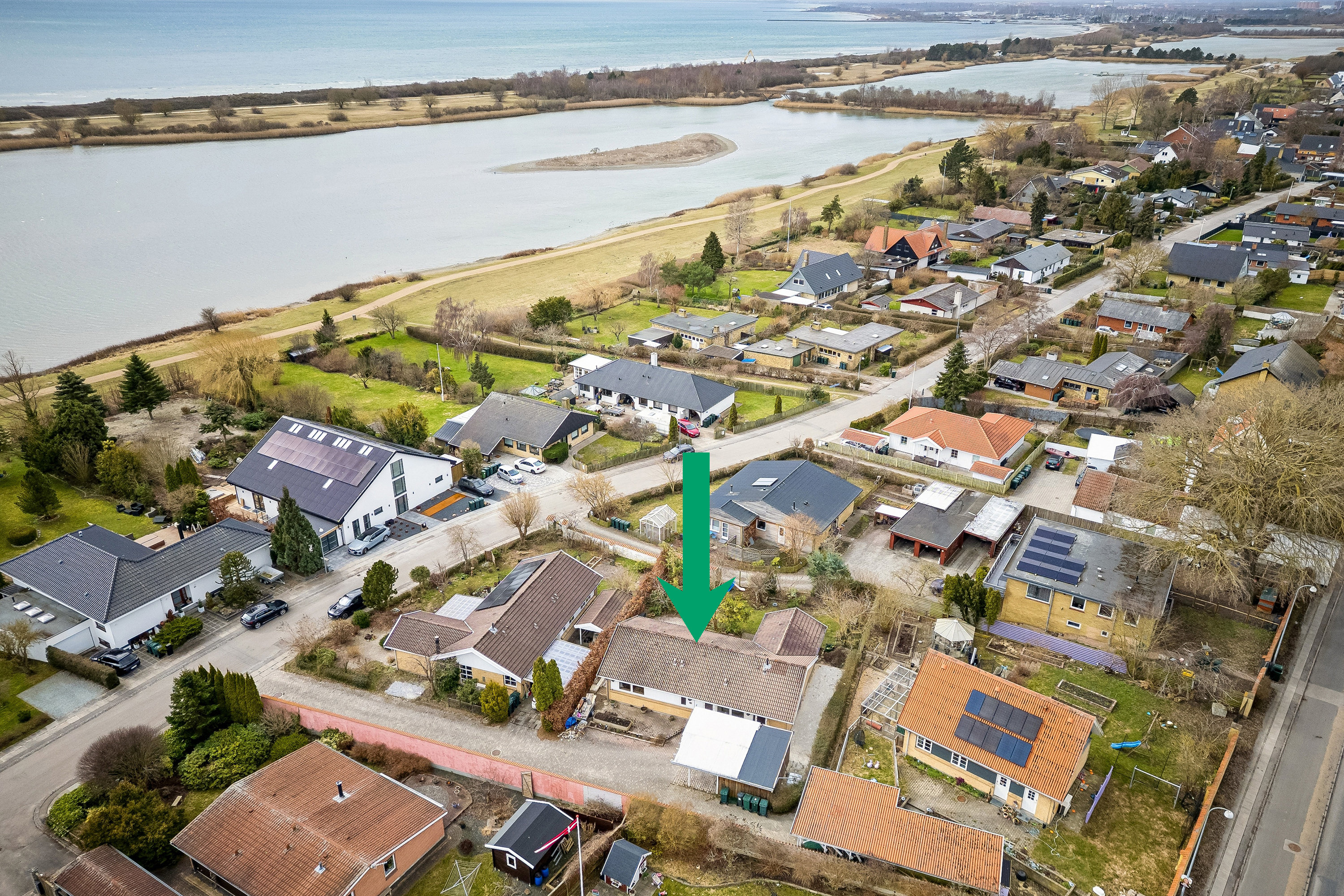Fremhævet luftfoto billede i fuldskærmstilstand. Billede af Bådsmandsvej 34B, 2660 Brøndby Strand