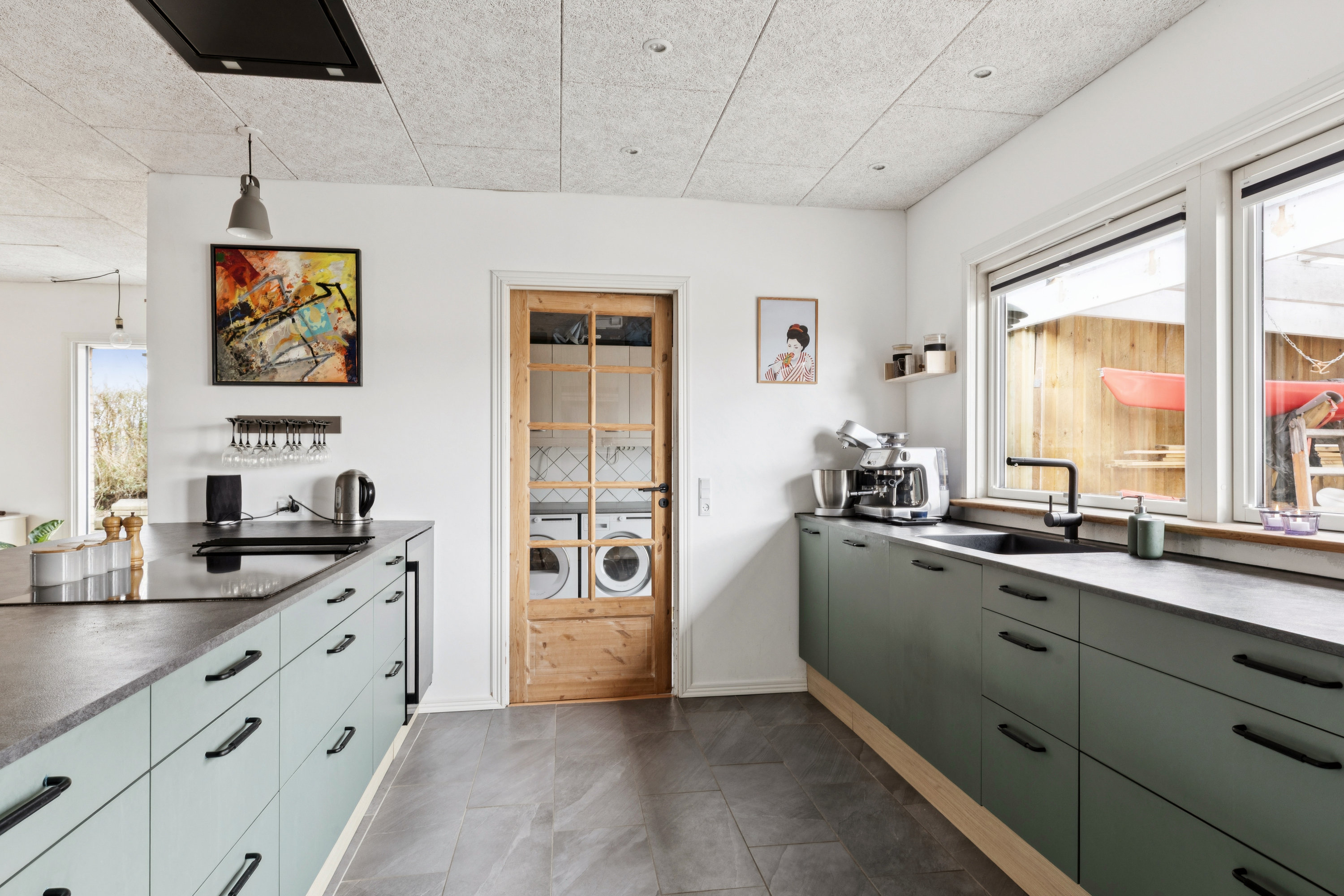 Fremhævet køkken billede i fuldskærmstilstand. Billede af Bådsmandsvej 34B, 2660 Brøndby Strand