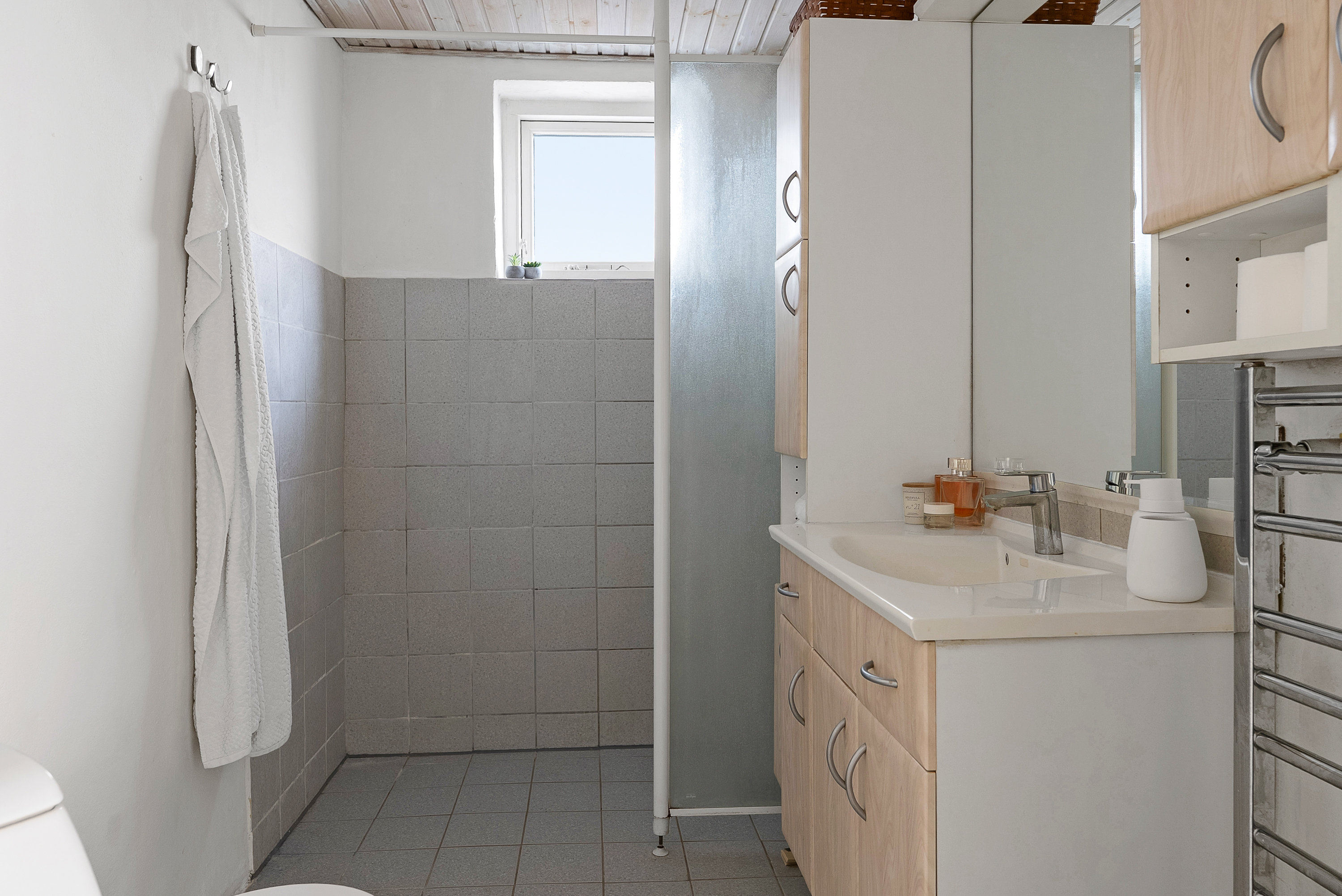 Fremhævet badeværelse billede i fuldskærmstilstand. Billede af Søhusvej 220, Allesø, 5270 Odense N