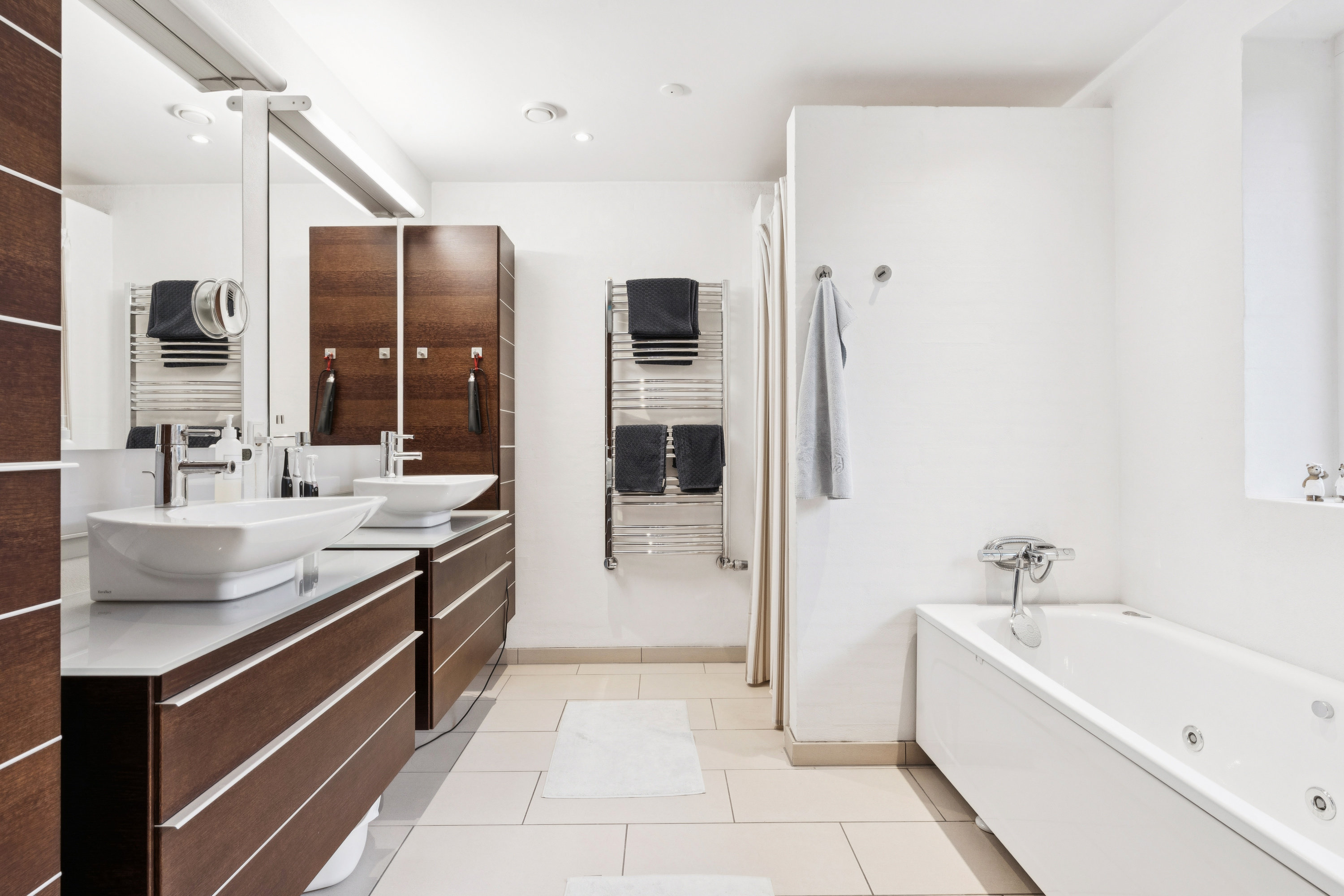 Fremhævet badeværelse billede i fuldskærmstilstand. Billede af Svend Engelunds Vej 22, 9000 Aalborg