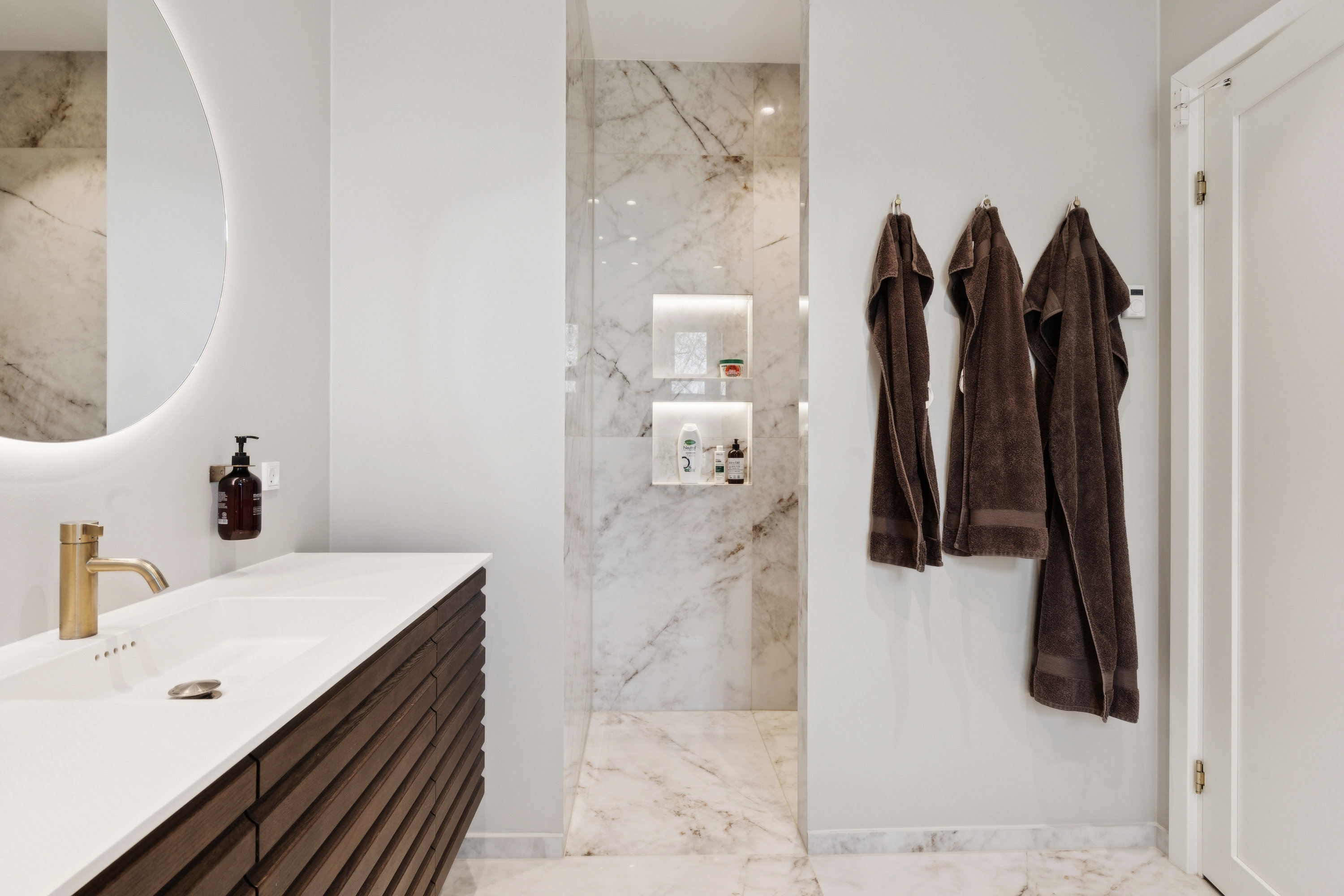 Fremhævet badeværelse billede i fuldskærmstilstand. Billede af Anne Maries Vej 14, 1., 9000 Aalborg